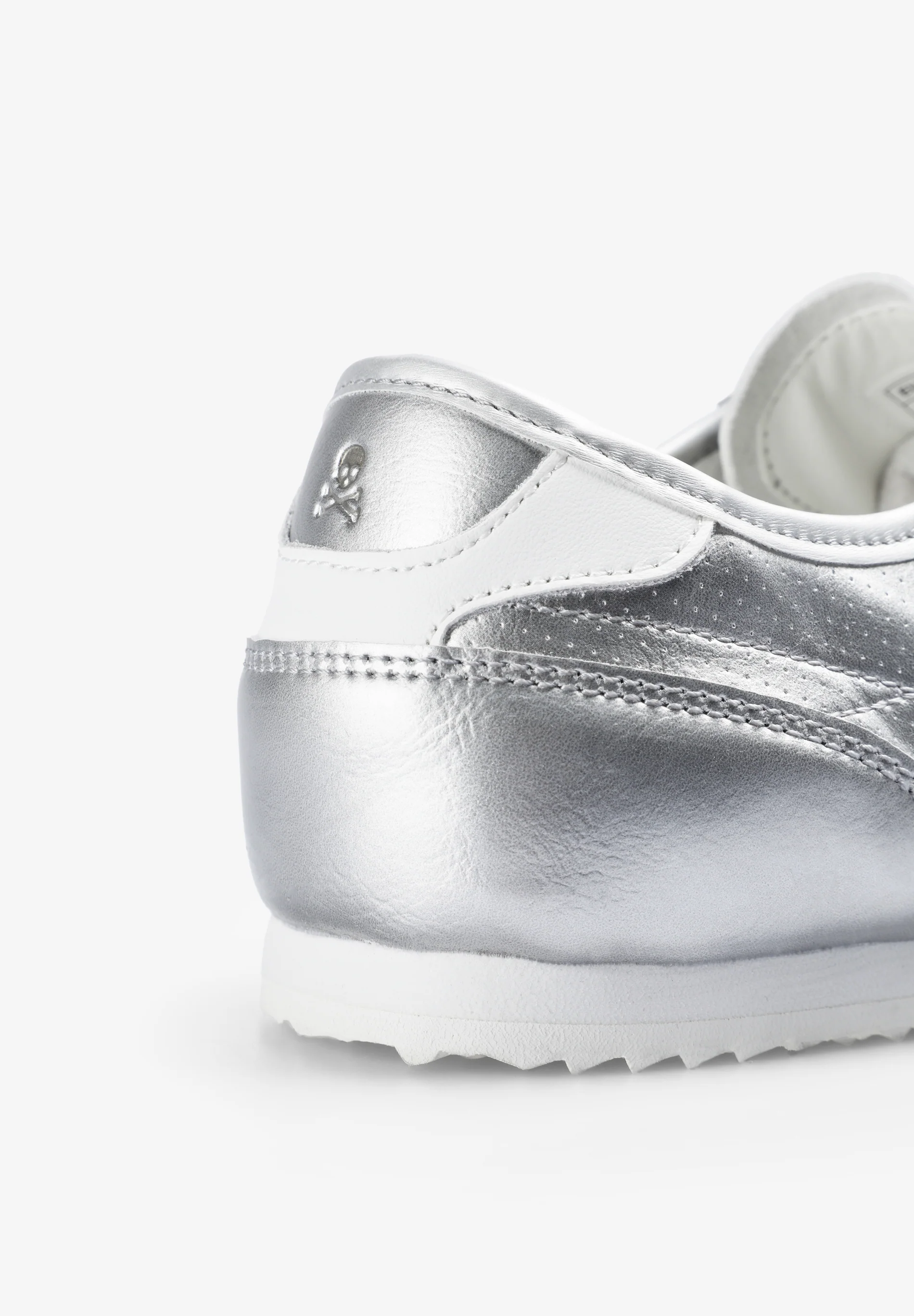 SNEAKERS BAJAS METALIZADAS