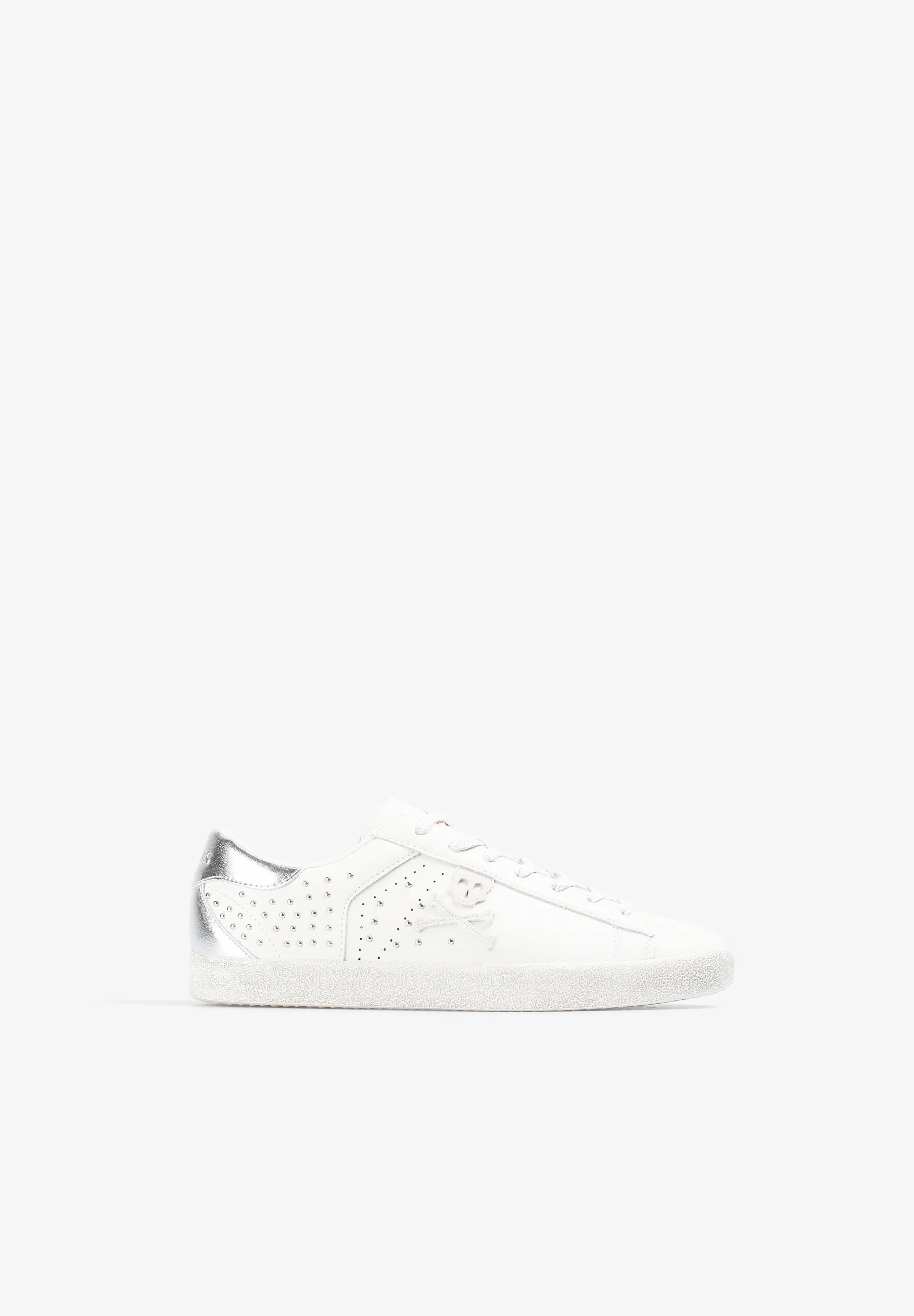 SNEAKERS TACHUELAS PIEL CALAVERA