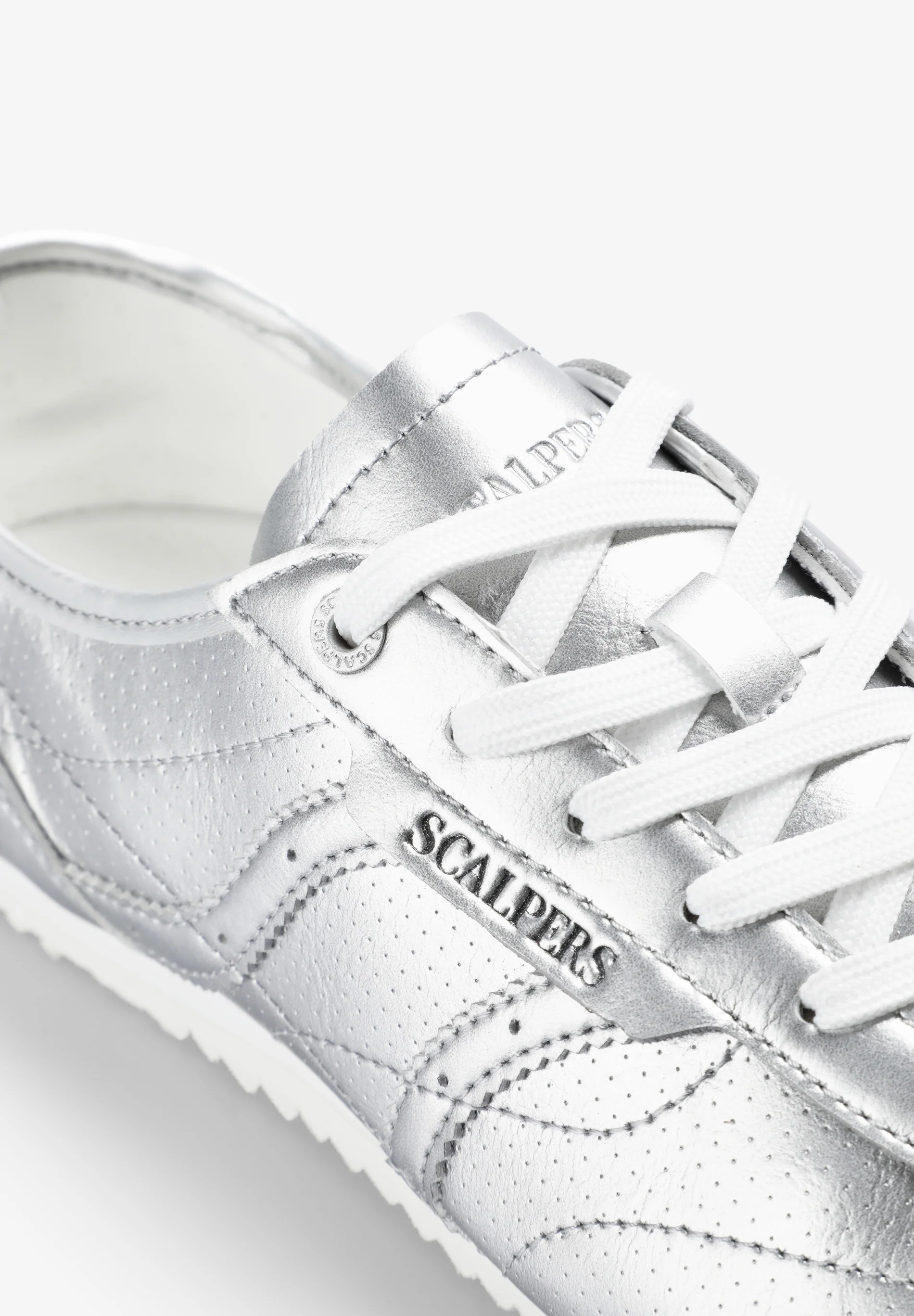 SNEAKERS BAJAS METALIZADAS