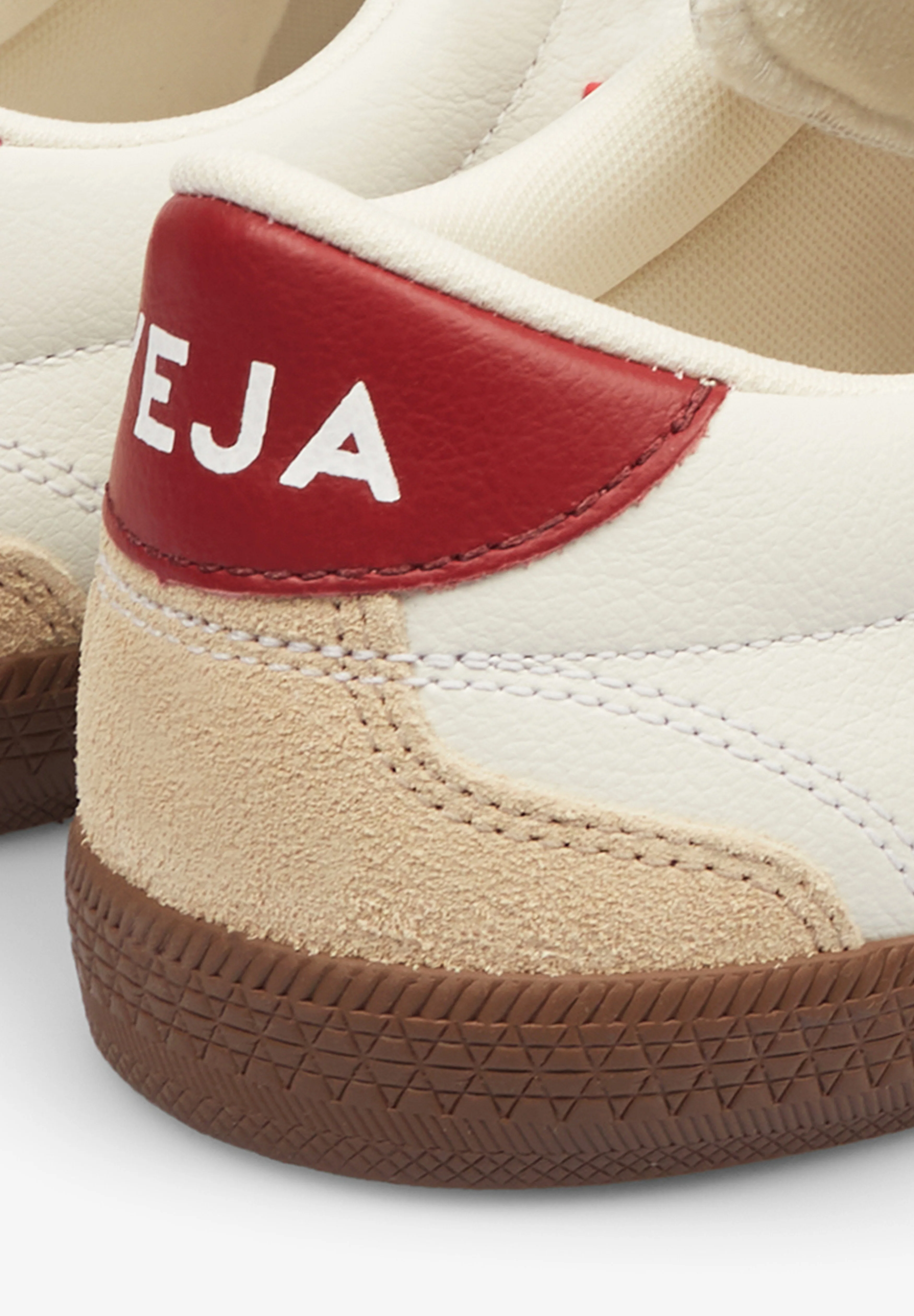 VEJA | SNEAKERS VOLLEY O.T. LEATHER MUJER