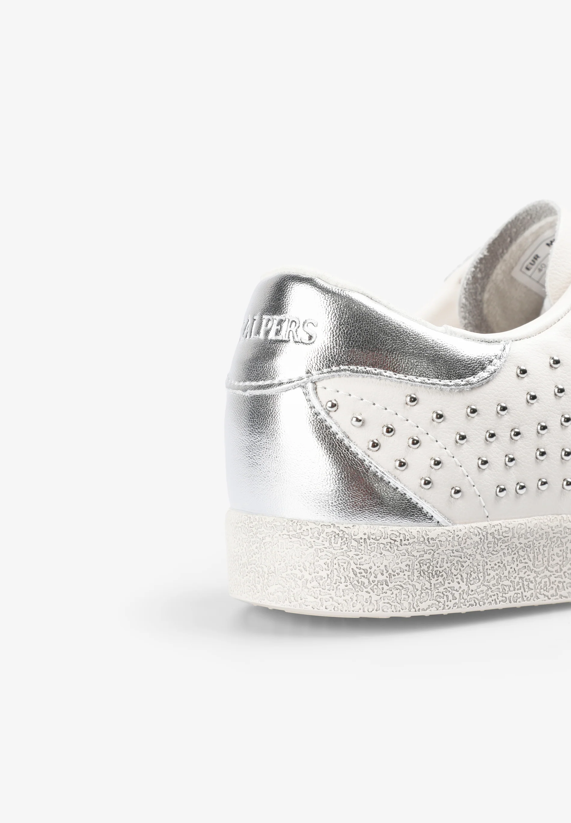 SNEAKERS TACHUELAS PIEL CALAVERA