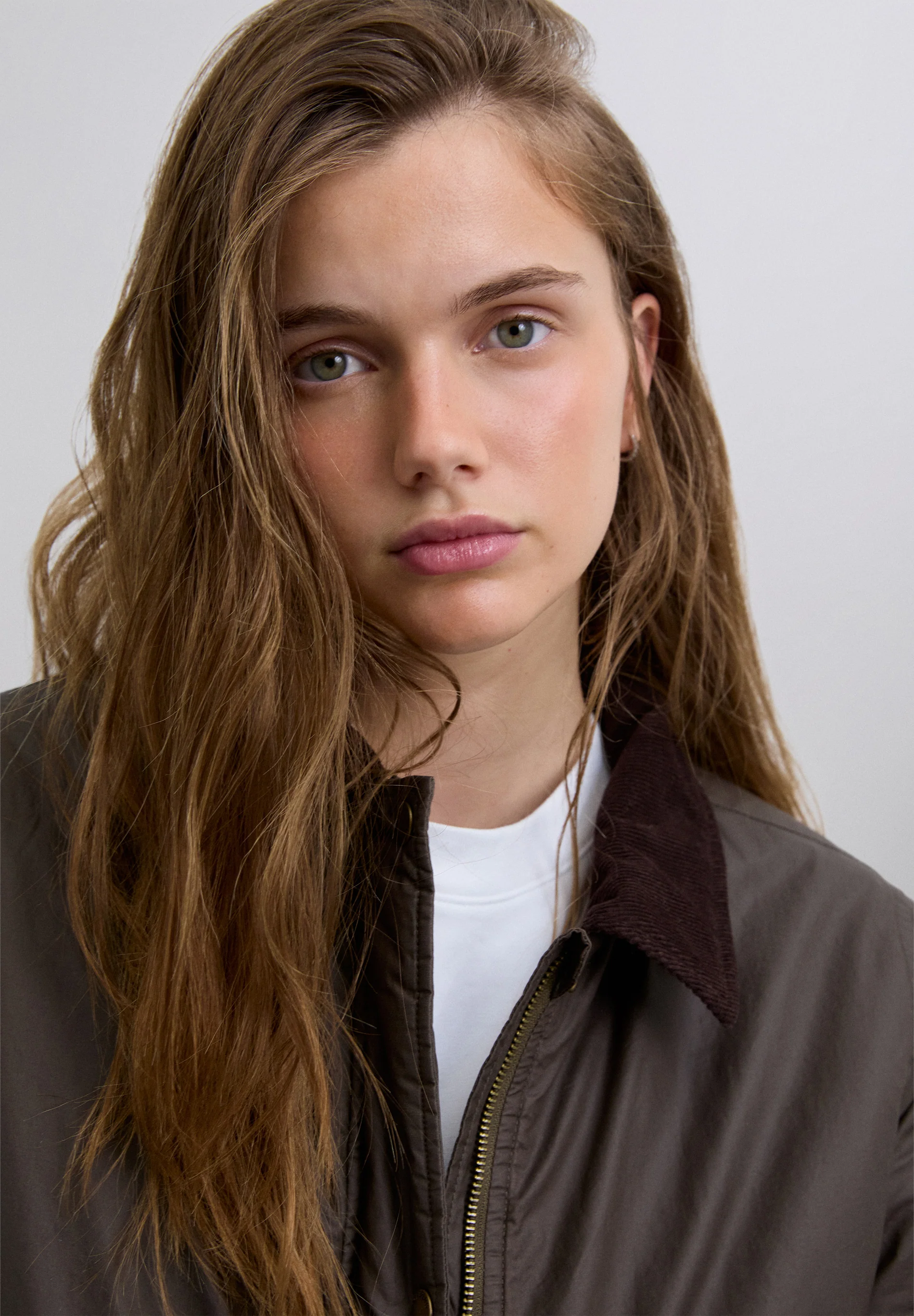 CAZADORA CUELLO CONTRASTE