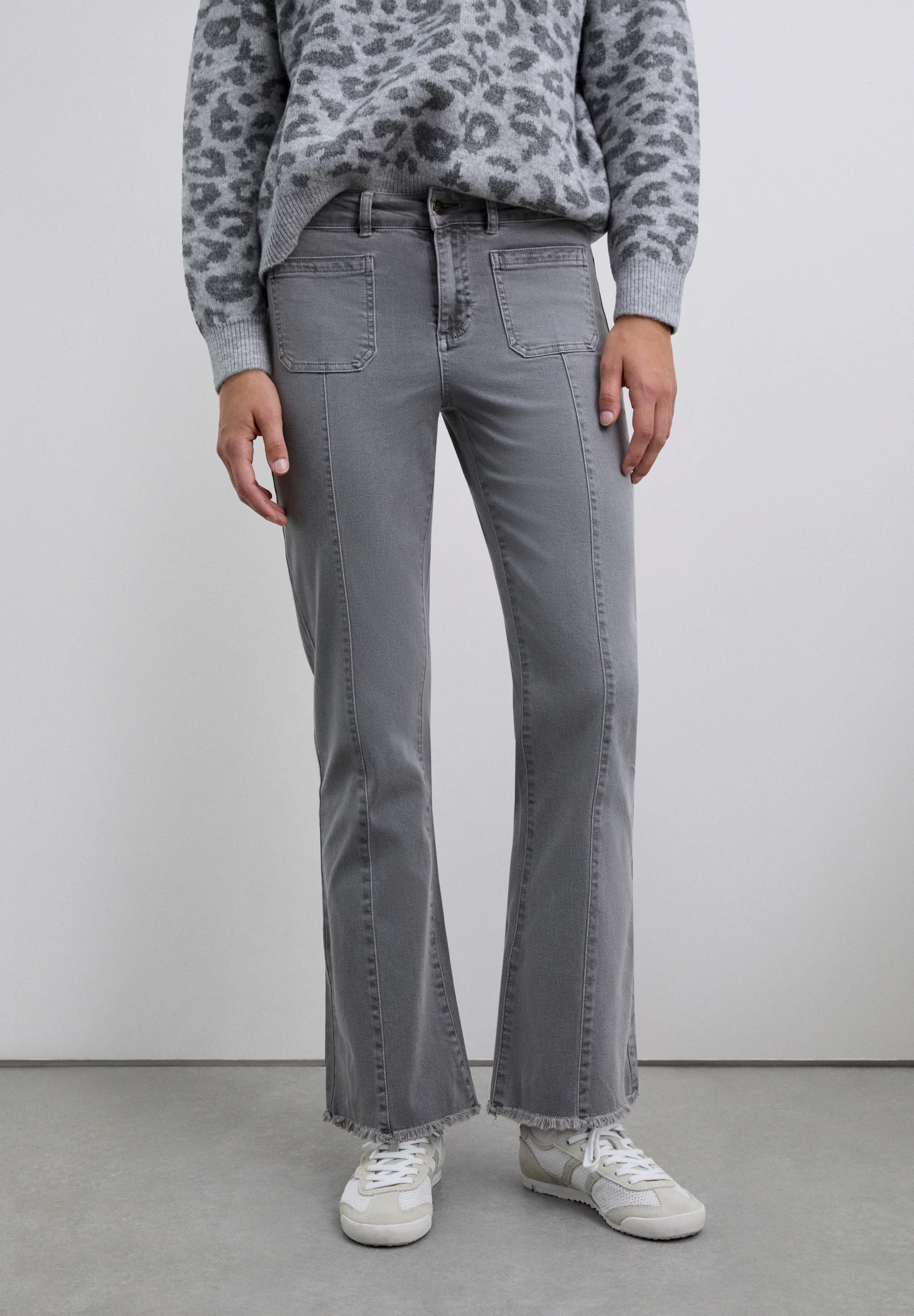 PANTALÓN FLARE FLECOS