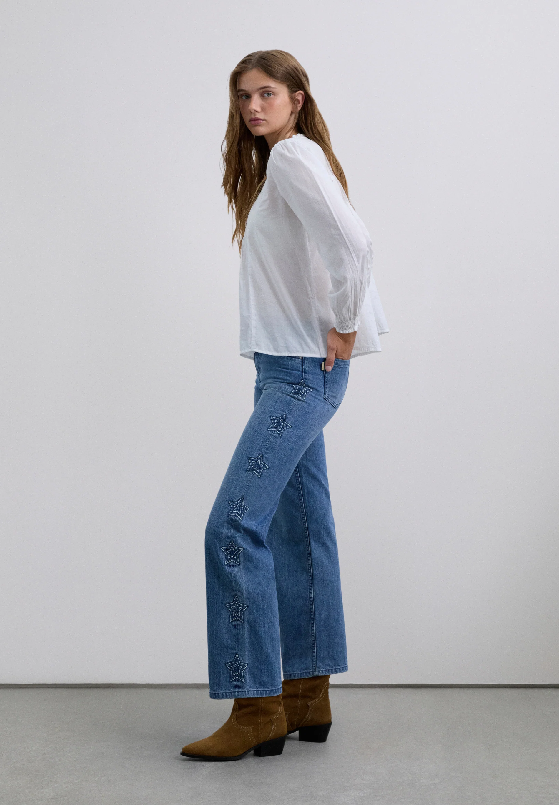 PANTALÓN WIDE LEG ESTRELLAS BORDADAS