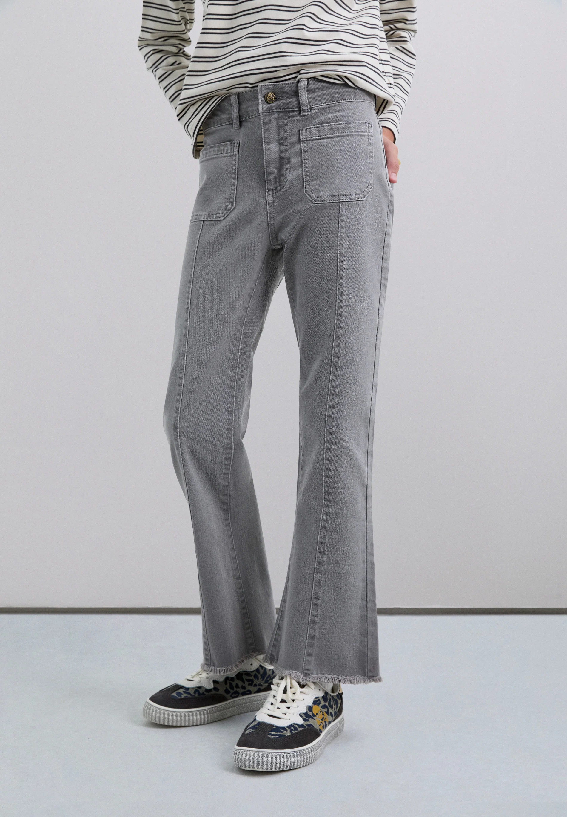 PANTALÓN FLARE FLECOS