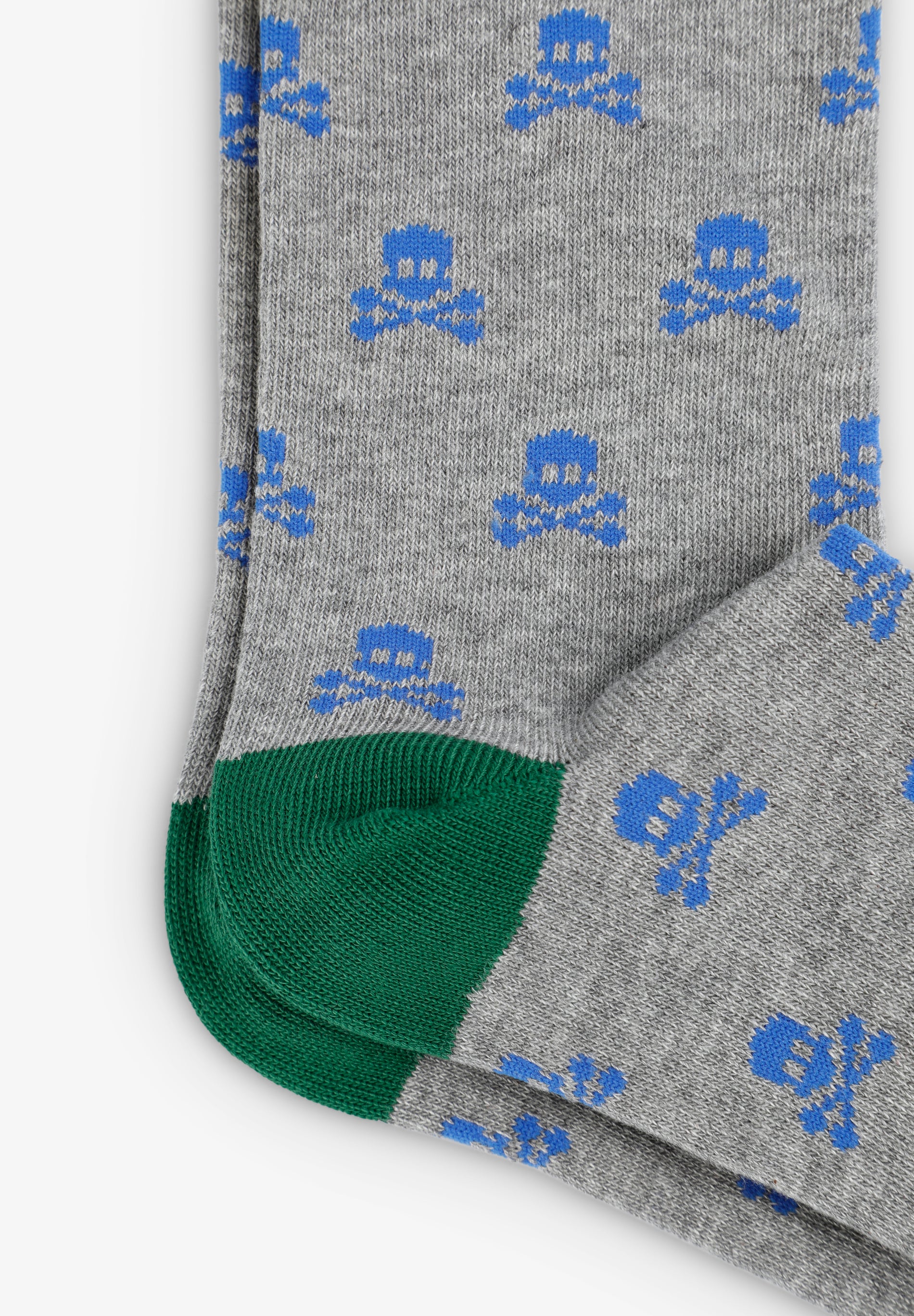 CALCETINES LARGOS ESTAMPADO CALAVERAS