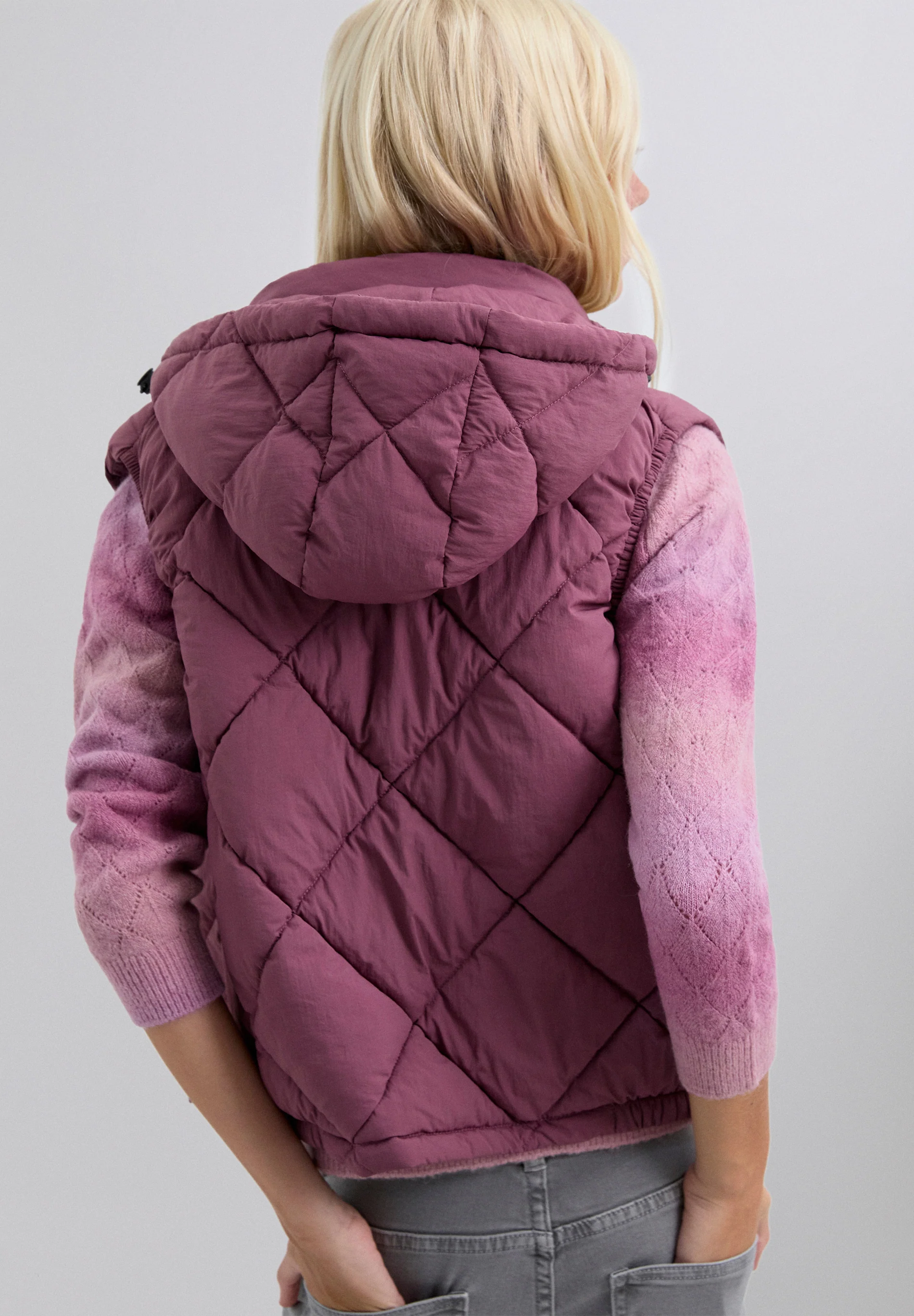 CHALECO ACOLCHADO CAPUCHA CALAVERA