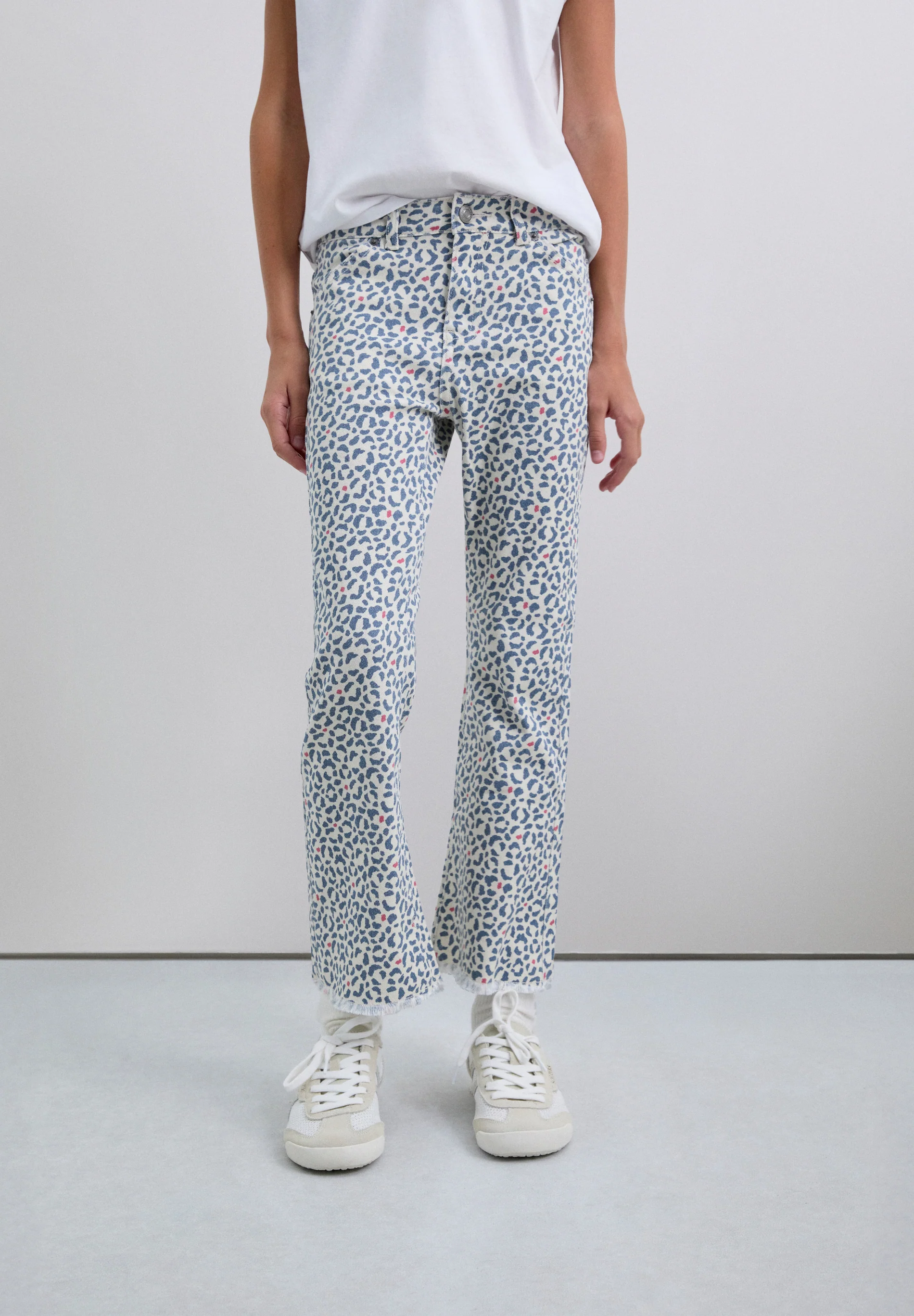 PANTALÓN FLARE ESTAMPADO