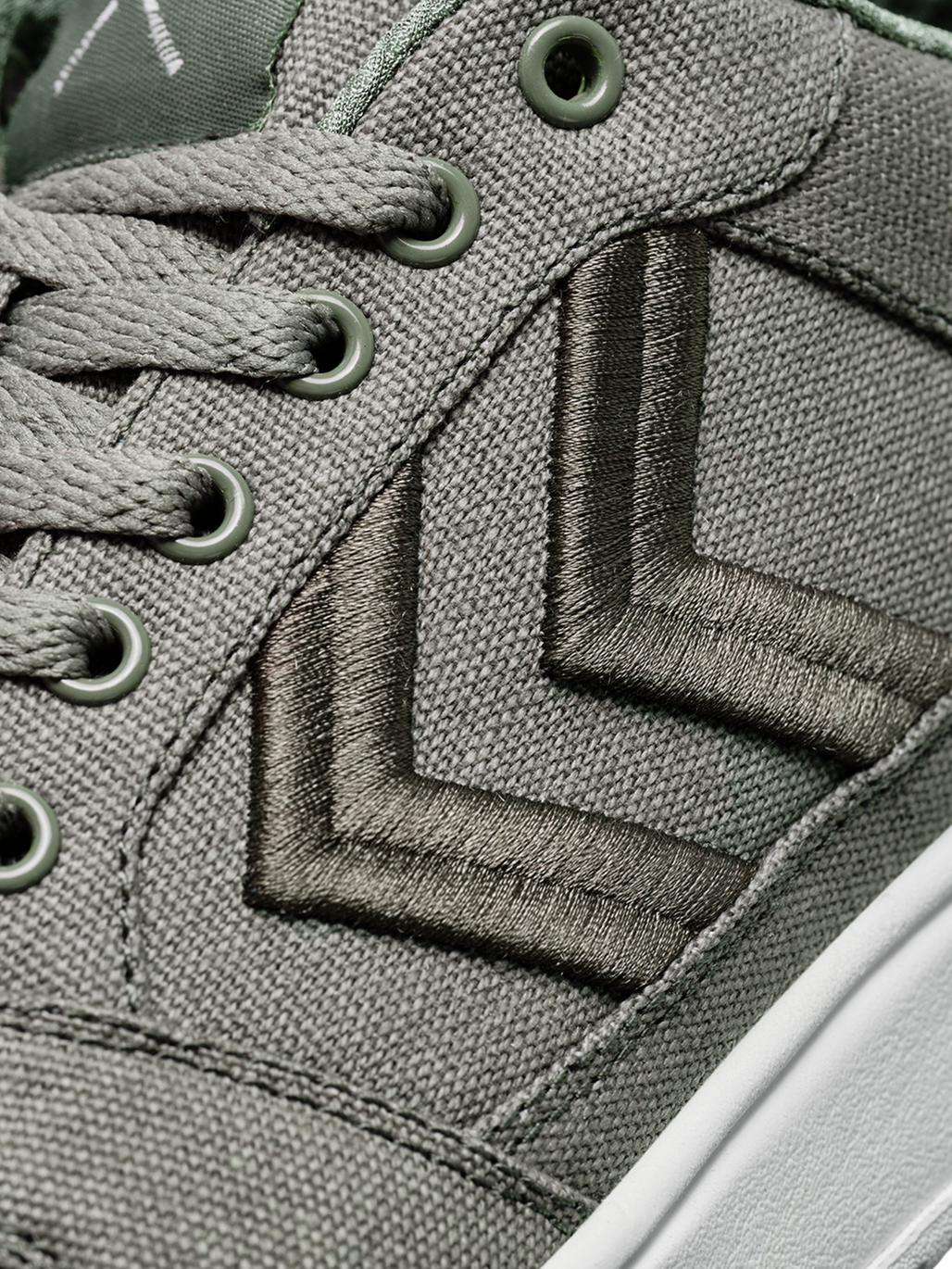 ST. POWER PLAY CANVAS