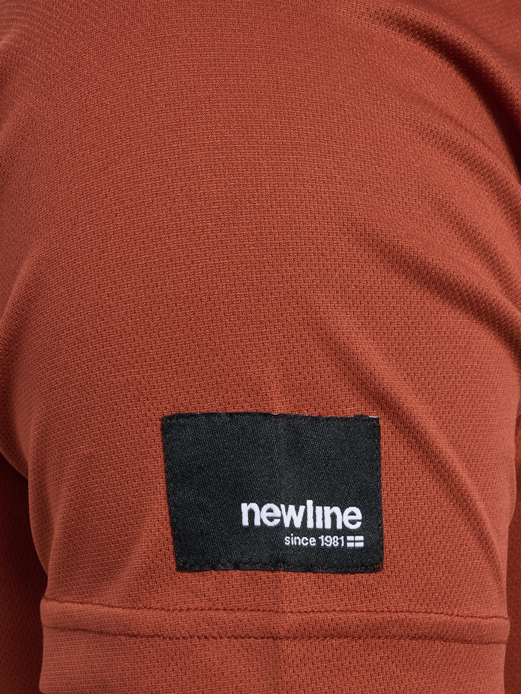 nwlCHARGE MESH T-SHIRT