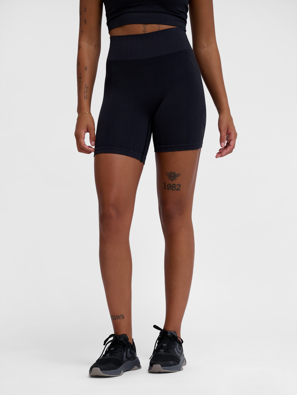 hmlMT DEFINE SEAML SCRUNCH SHORTS