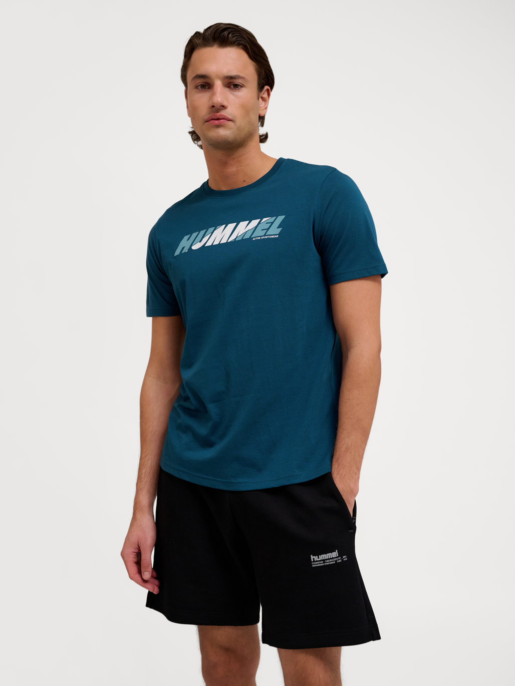 hmlGRAPHIC BOLD LOGO TEE