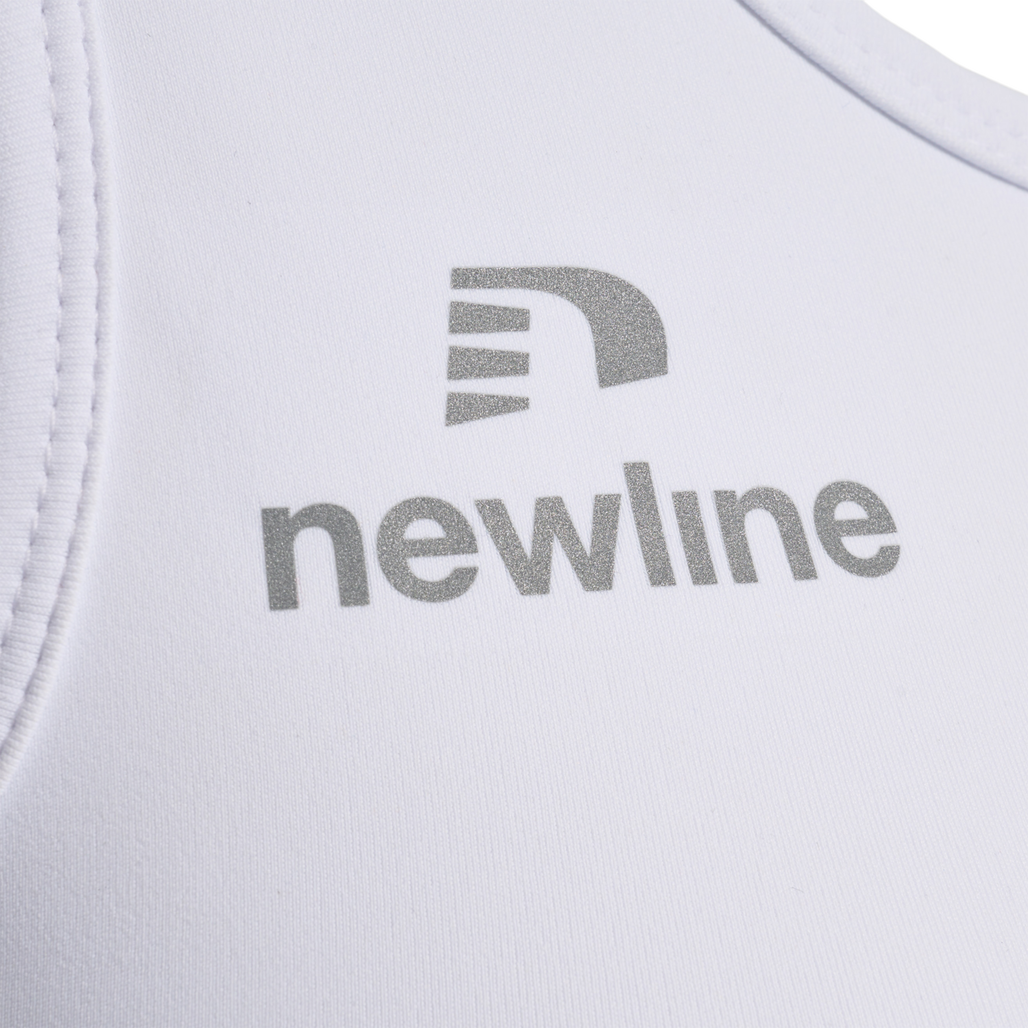 WOMEN'S ATHLETIC TOP