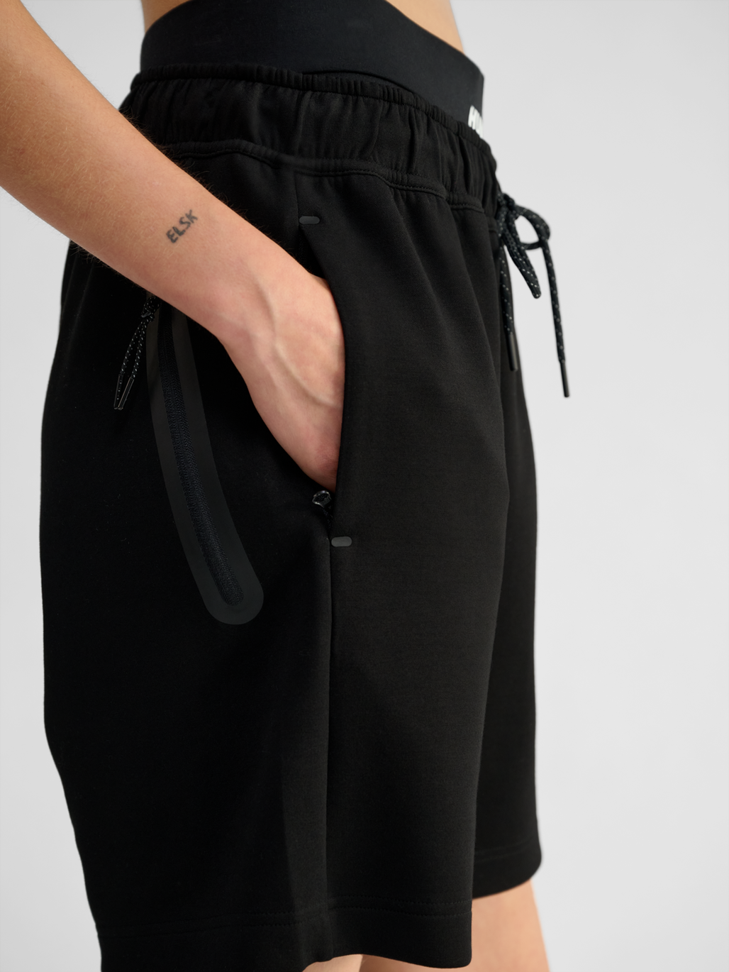 hmlTECH FLEECE SHORTS