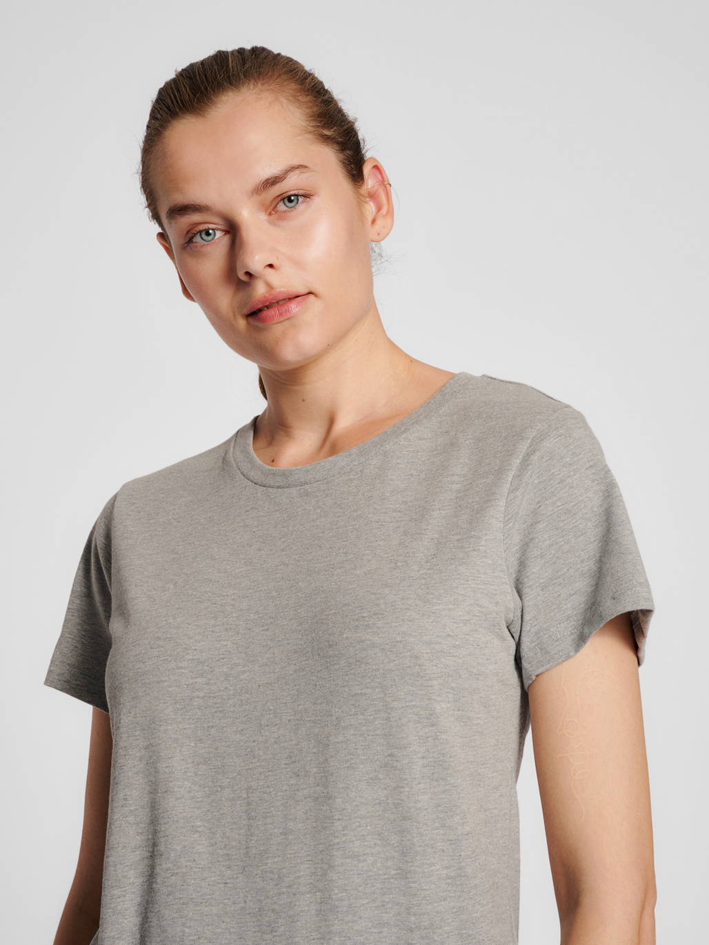 hmlRED BASIC T-SHIRT S/S WOMAN