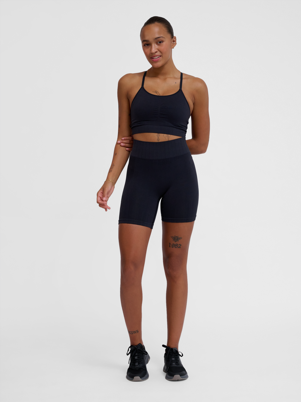 hmlMT DEFINE SEAML SCRUNCH SHORTS