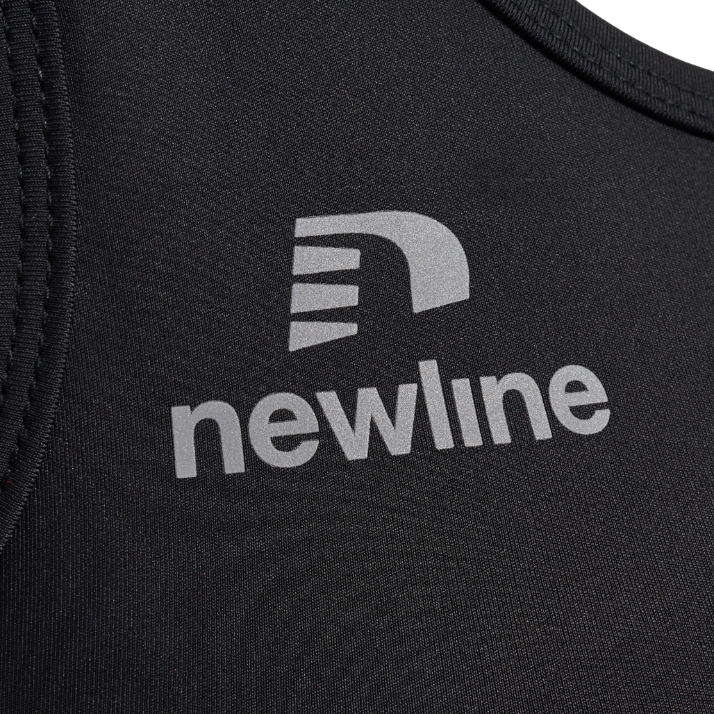 WOMEN'S ATHLETIC TOP