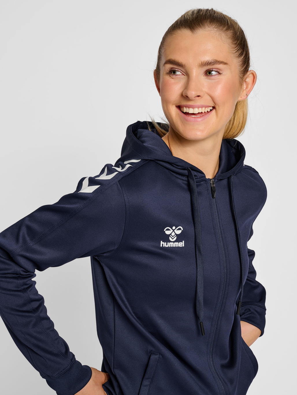 hmlCORE XK POLY ZIP HOOD SWEAT WOMA