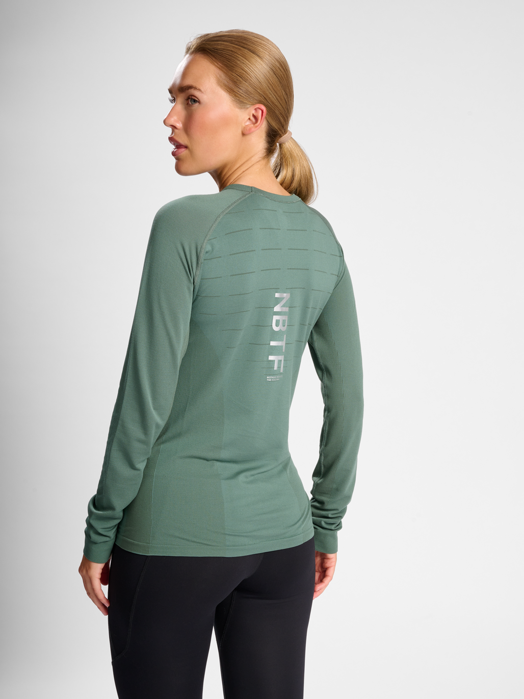nwlPACE LS SEAMLESS WOMAN