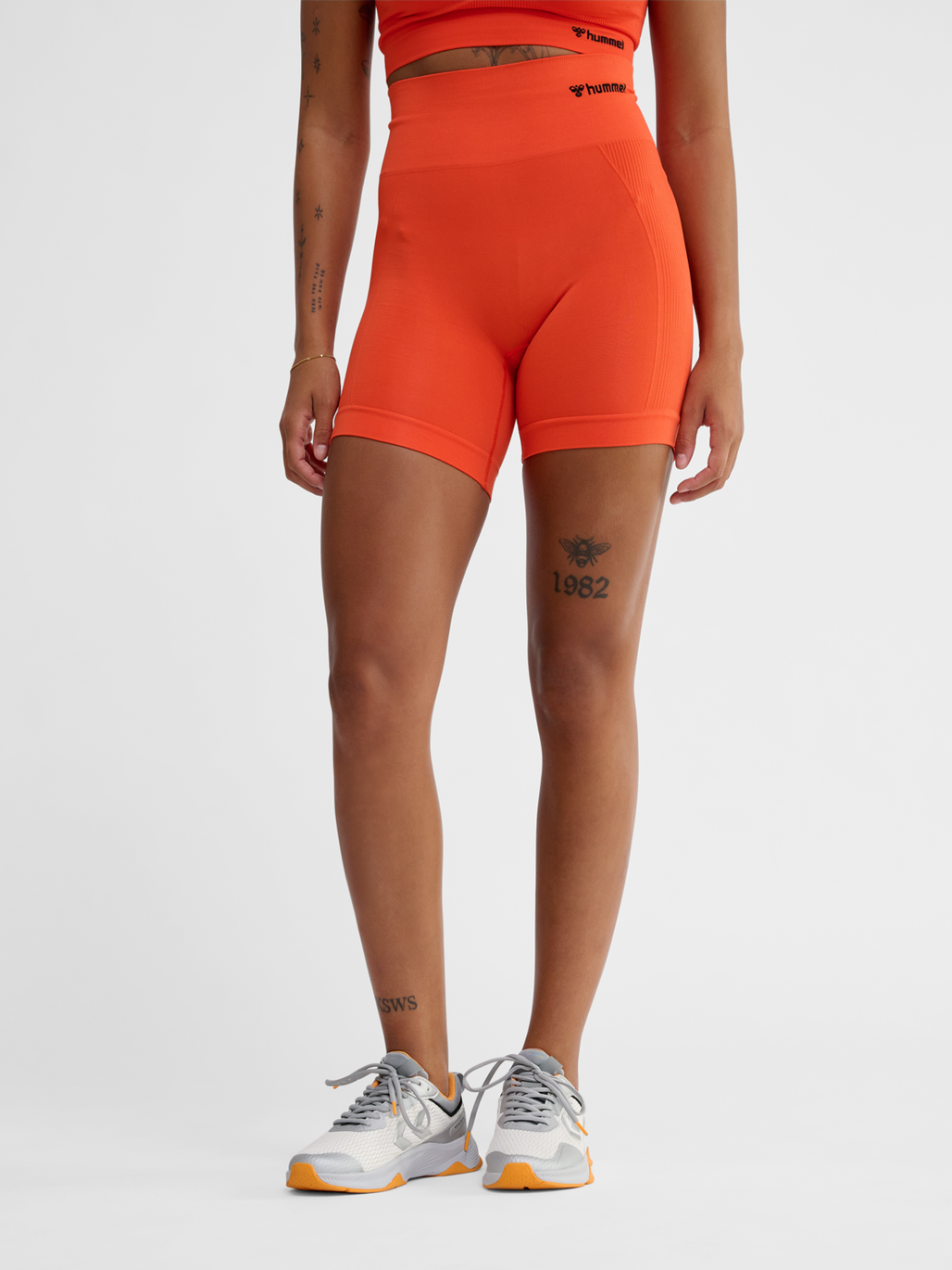 hmlTIF SEAMLESS SHORTS