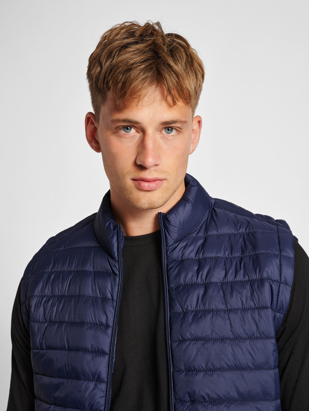 hmlRED QUILTED WAISTCOAT