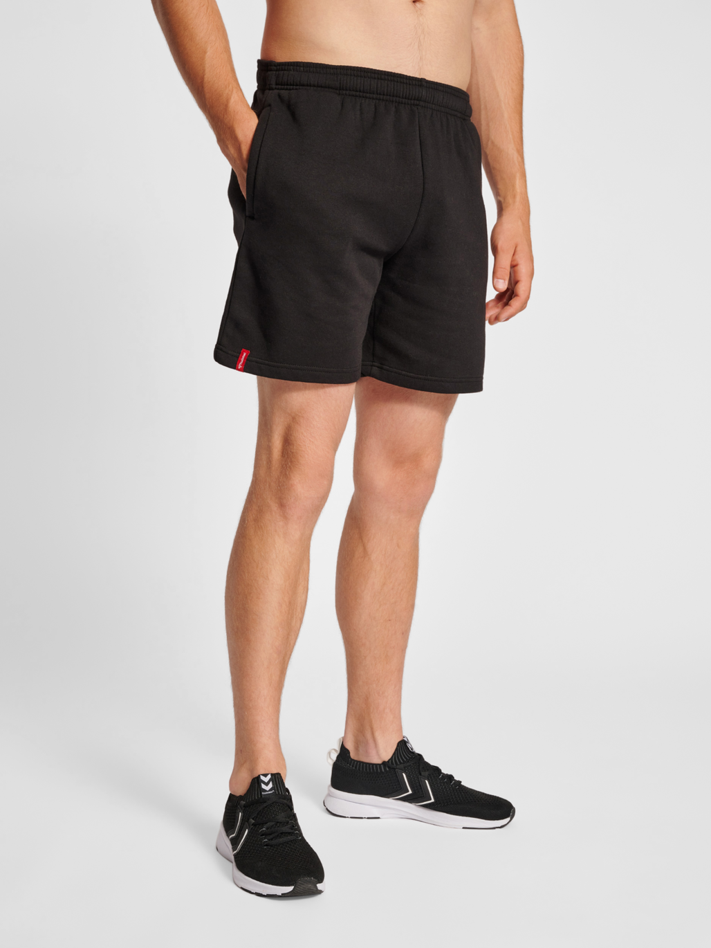 hmlRED BASIC SWEAT SHORTS