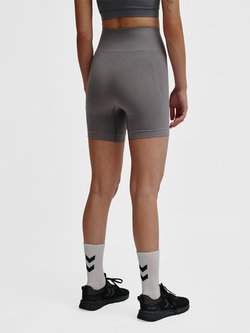 hmlTIF SEAMLESS SHORTS