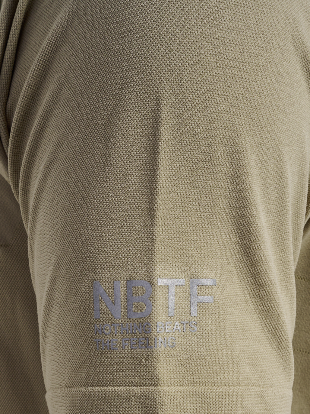 nwlPACE SEAMLESS TEE