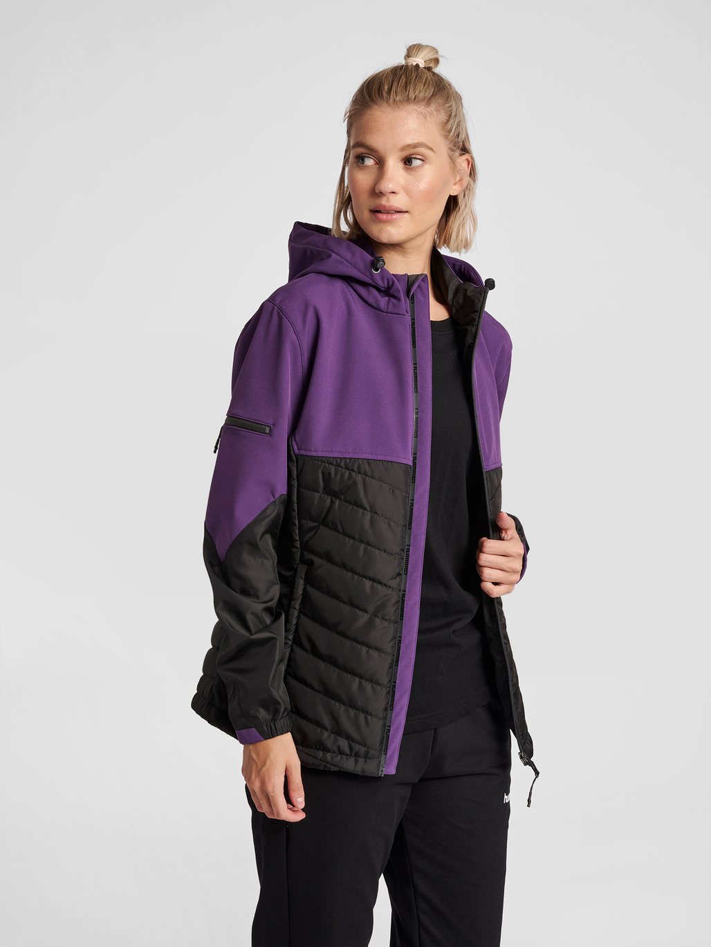hmlNORTH HYBRID JACKET WOMAN