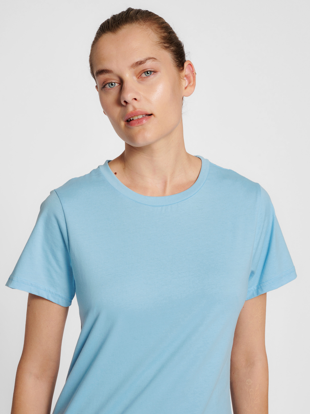 hmlRED BASIC T-SHIRT S/S WOMAN