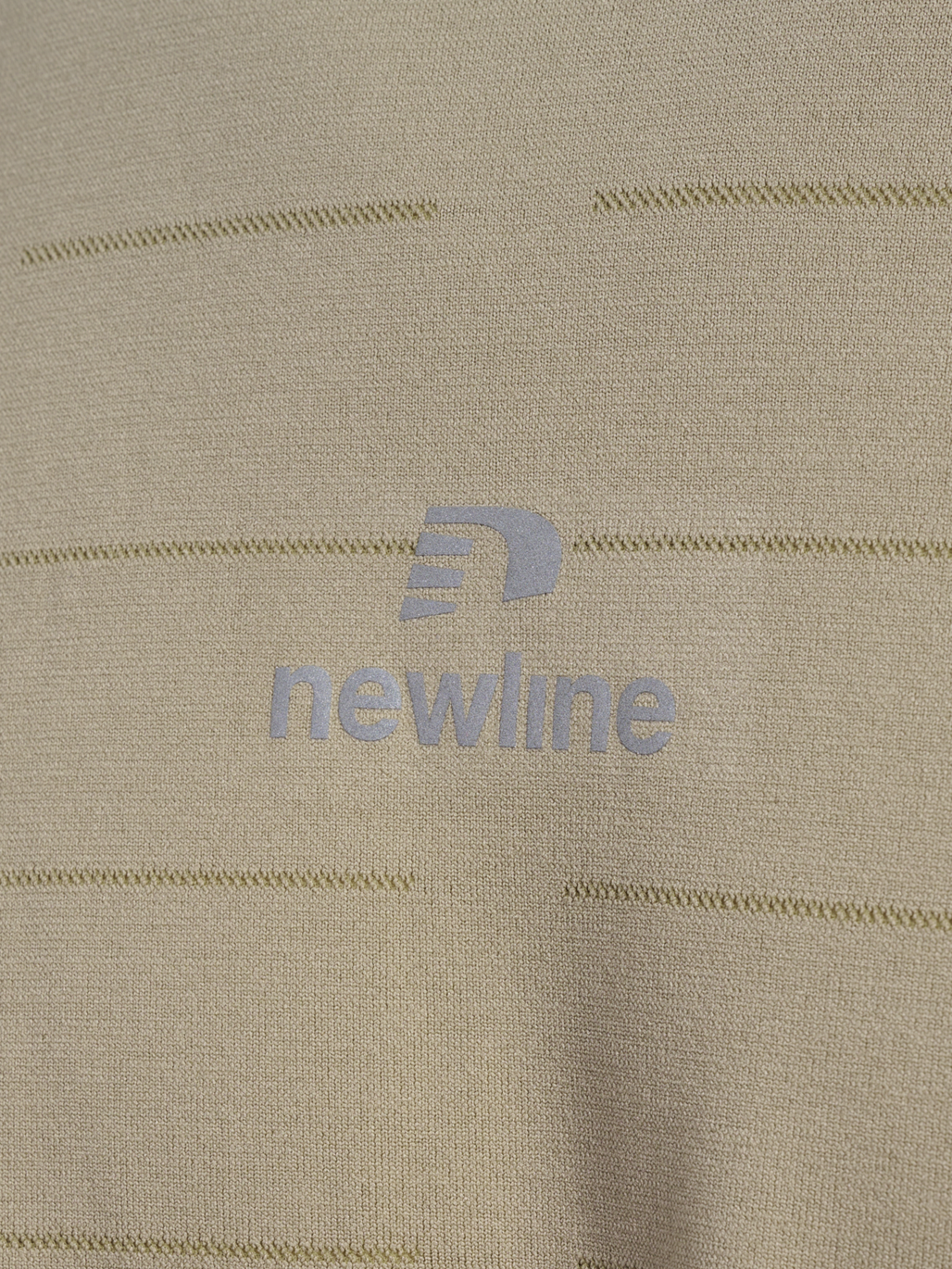 nwlPACE SEAMLESS TEE