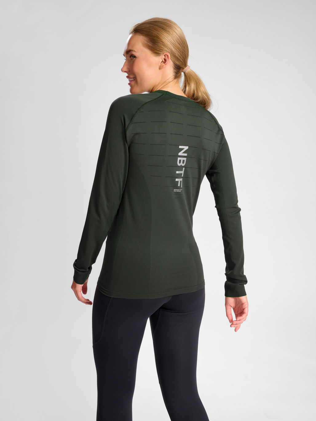 nwlPACE LS SEAMLESS WOMAN