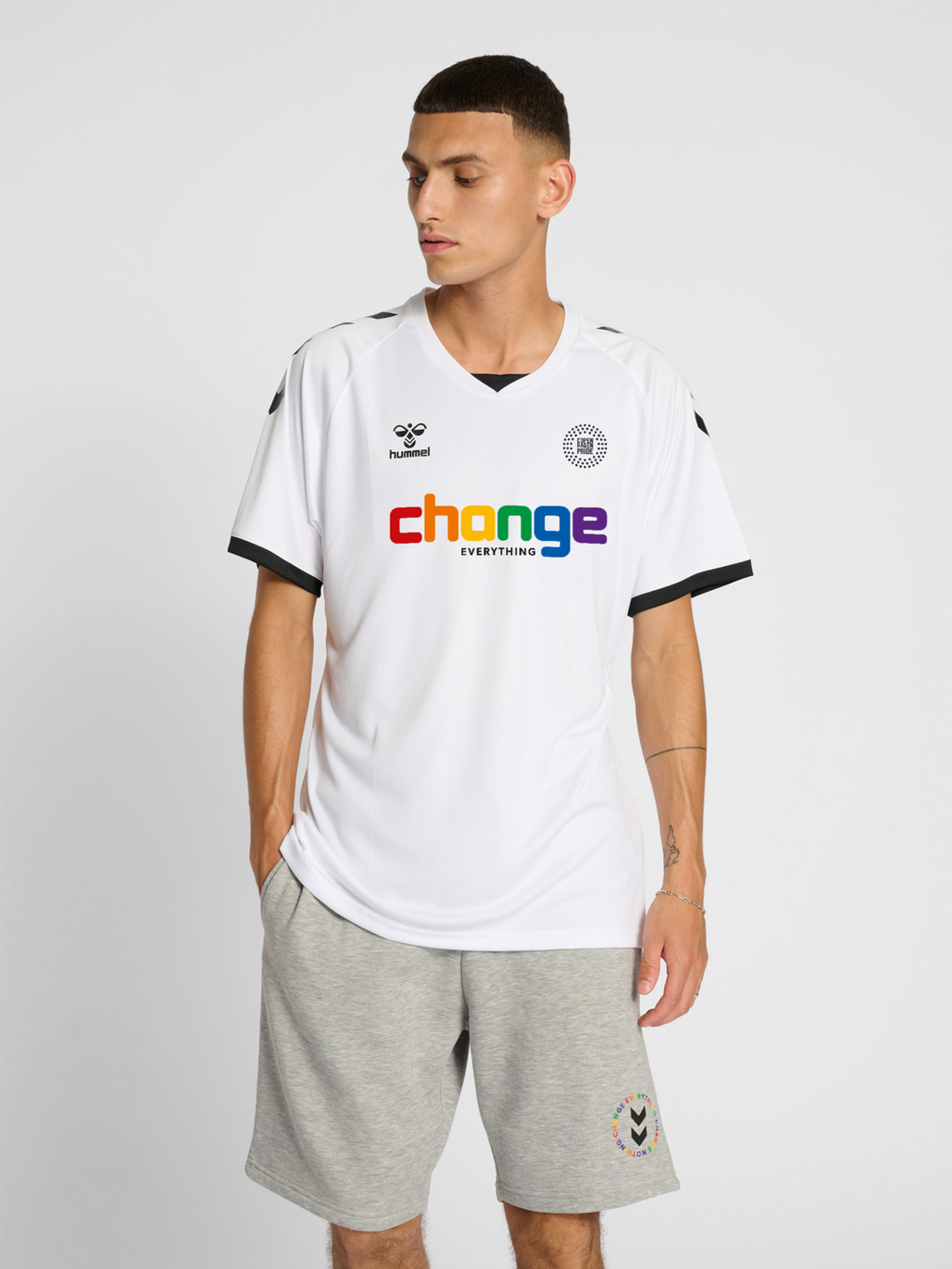 hmlCHANGE FOOTBALL JERSEY