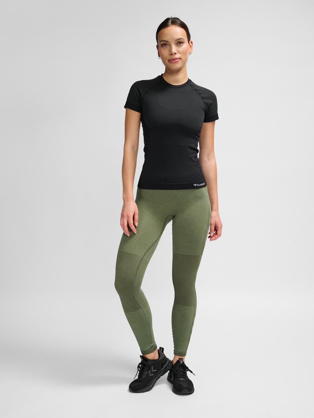 hmlCLEA SEAMLESS TIGHT T-SHIRT
