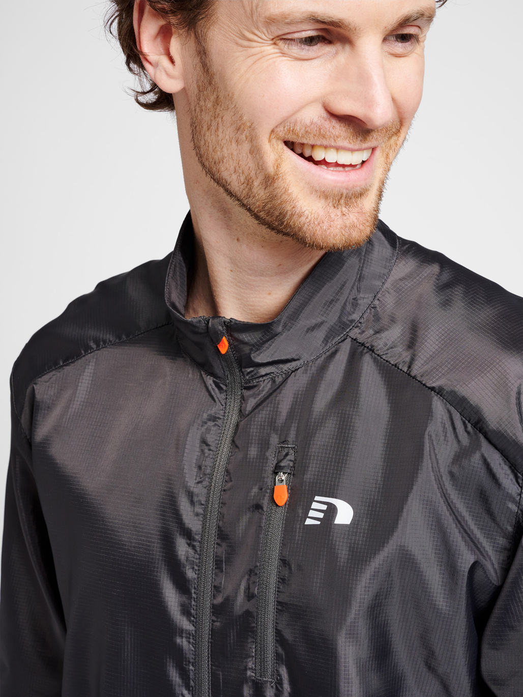 MEN PACKABLE TECH JACKET