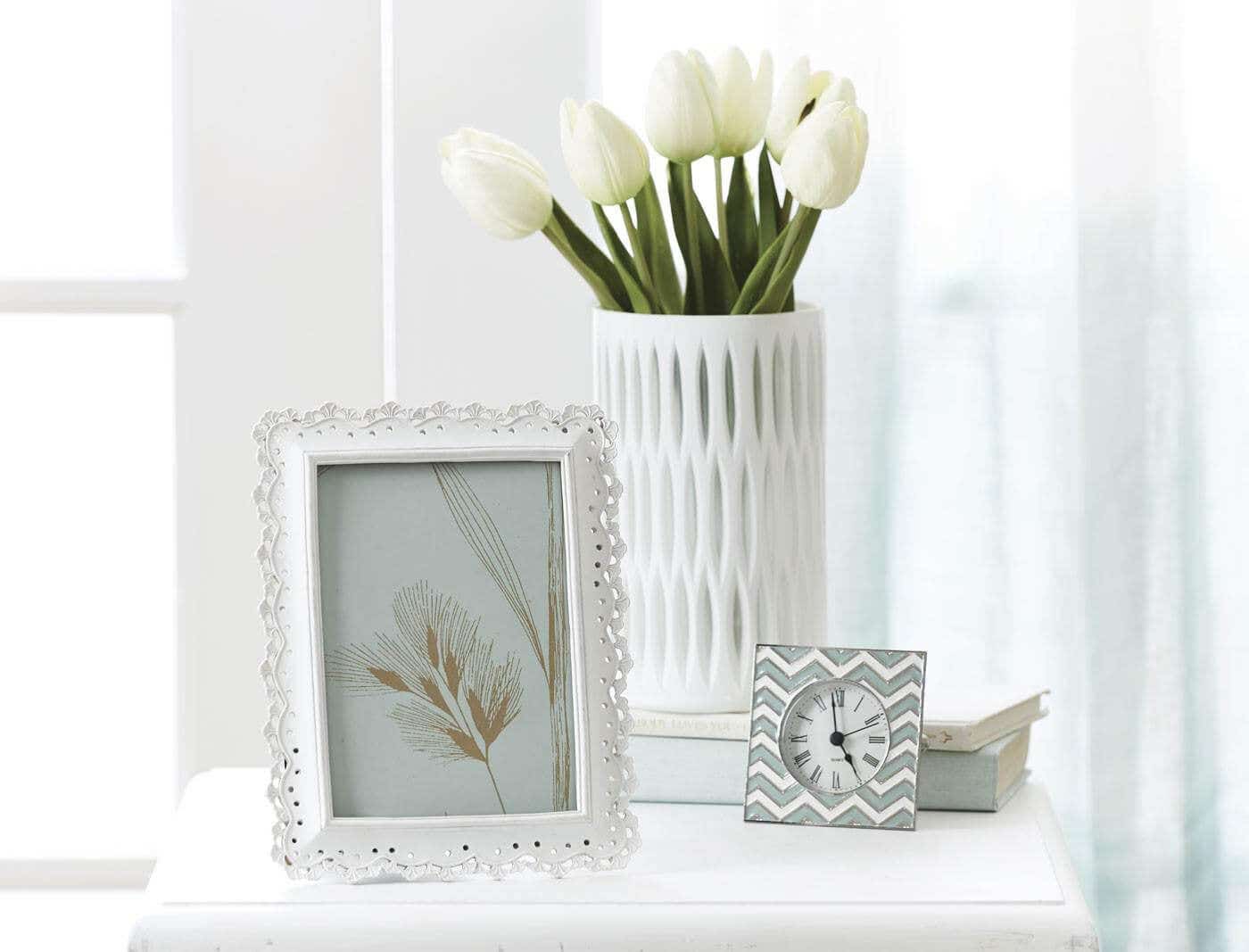 Regency Cut Out Frame - White