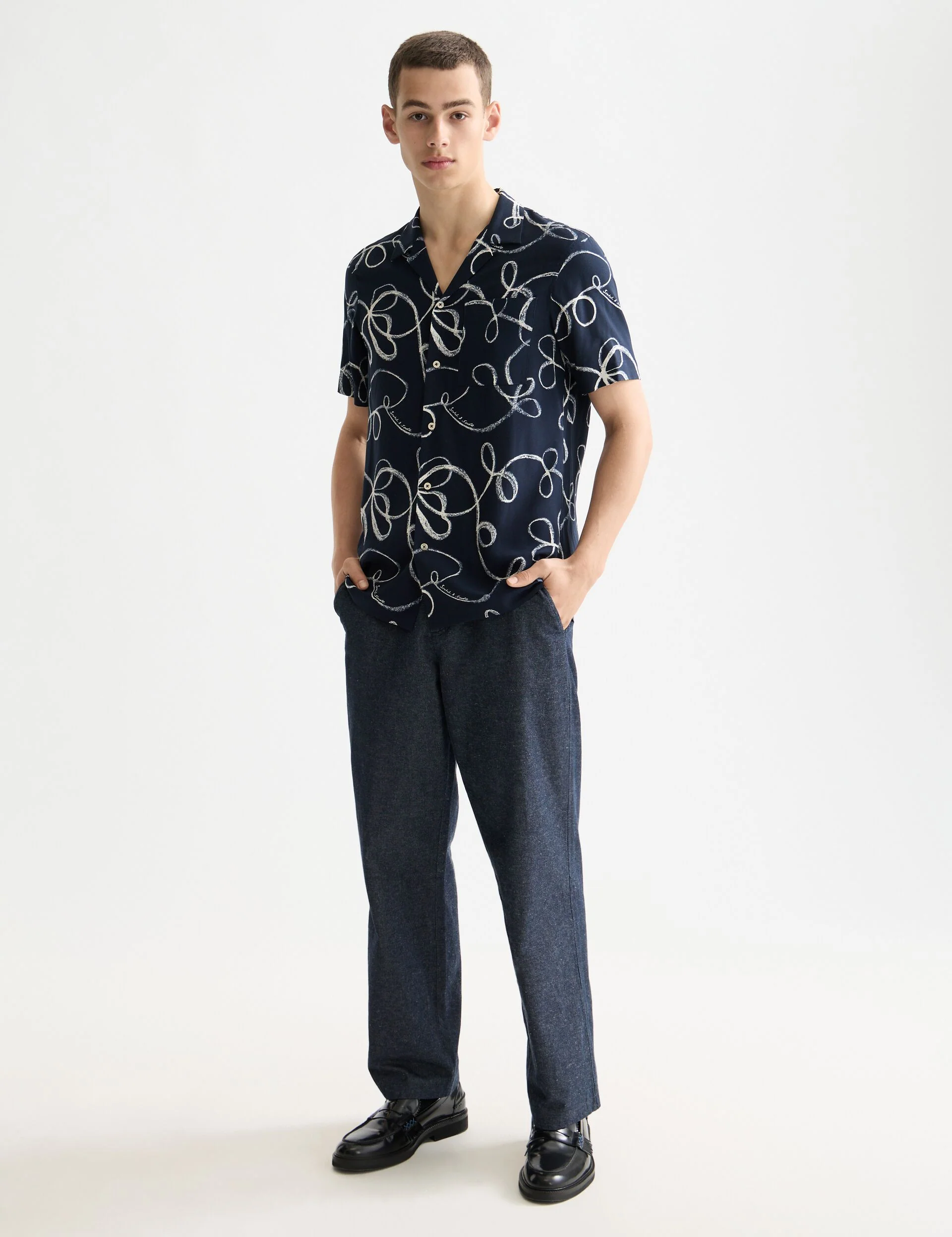 Printed short-sleeved viscose shirt