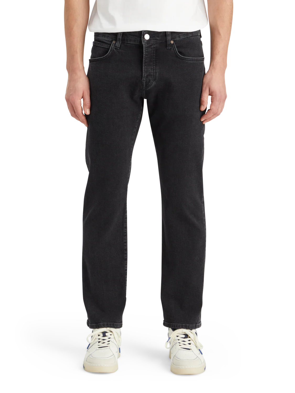 Essentials — The Zee Straight Jeans | City Black