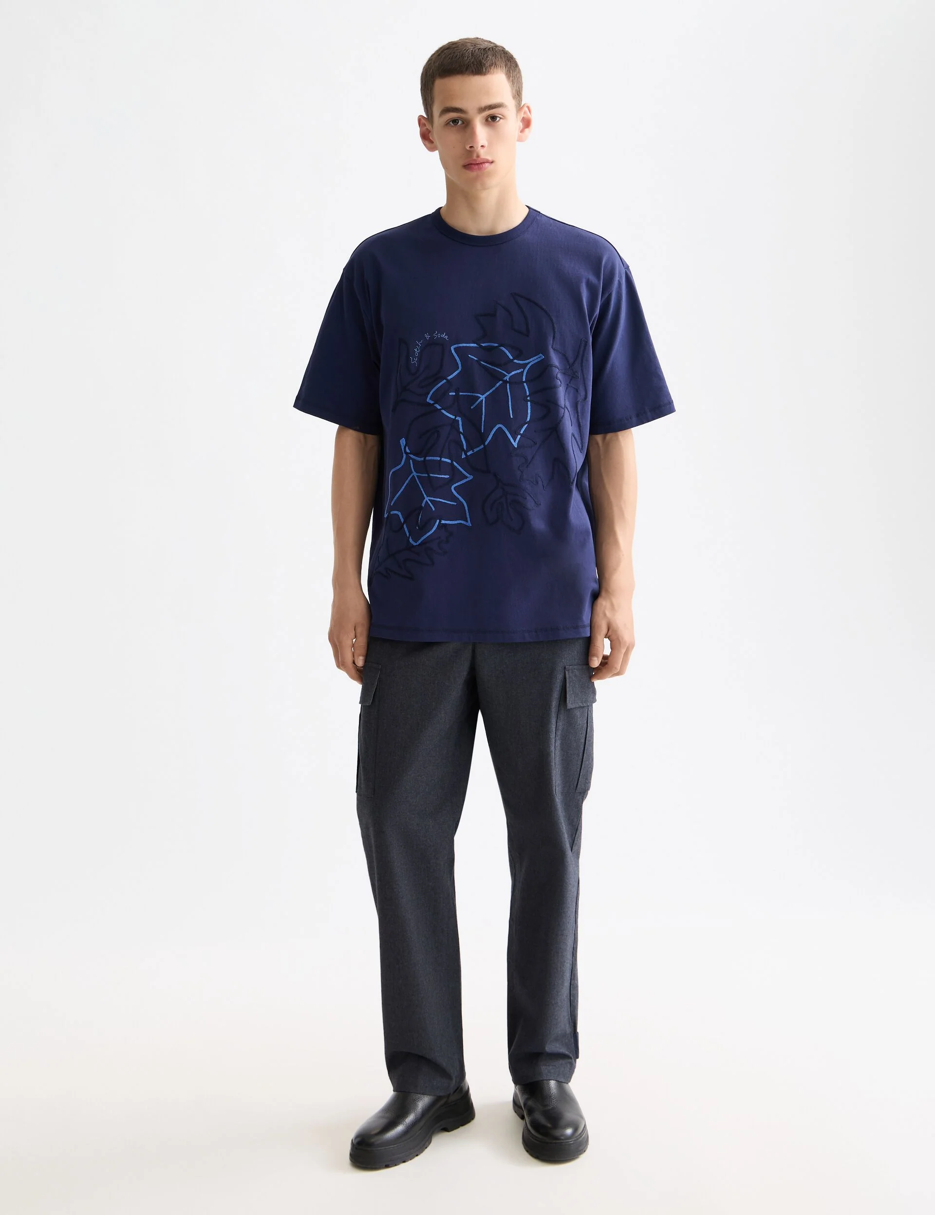 Loose fit Embroidery T-shirt