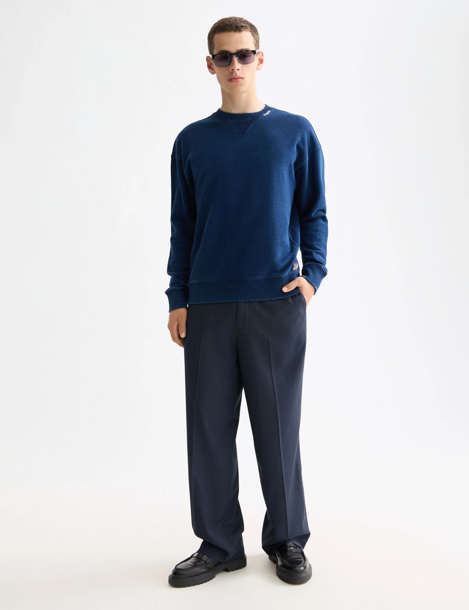 Indigo crew neck sweat with print details