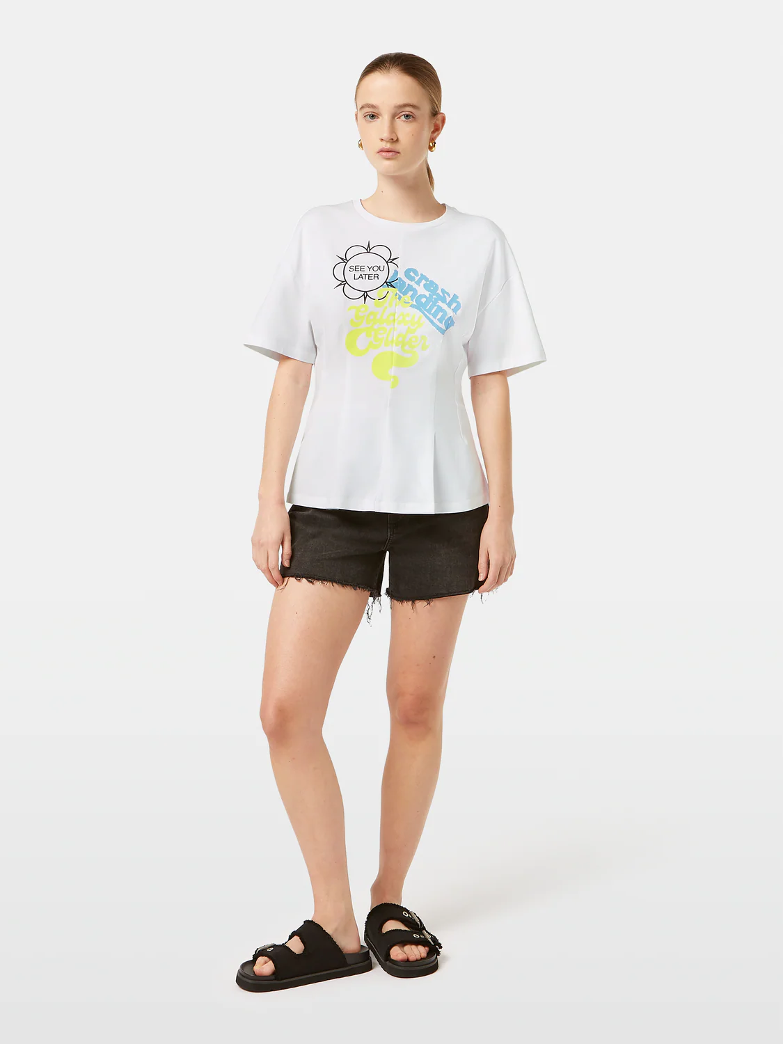 Fitted Short Sleeve Printed Artwork T-Shirt