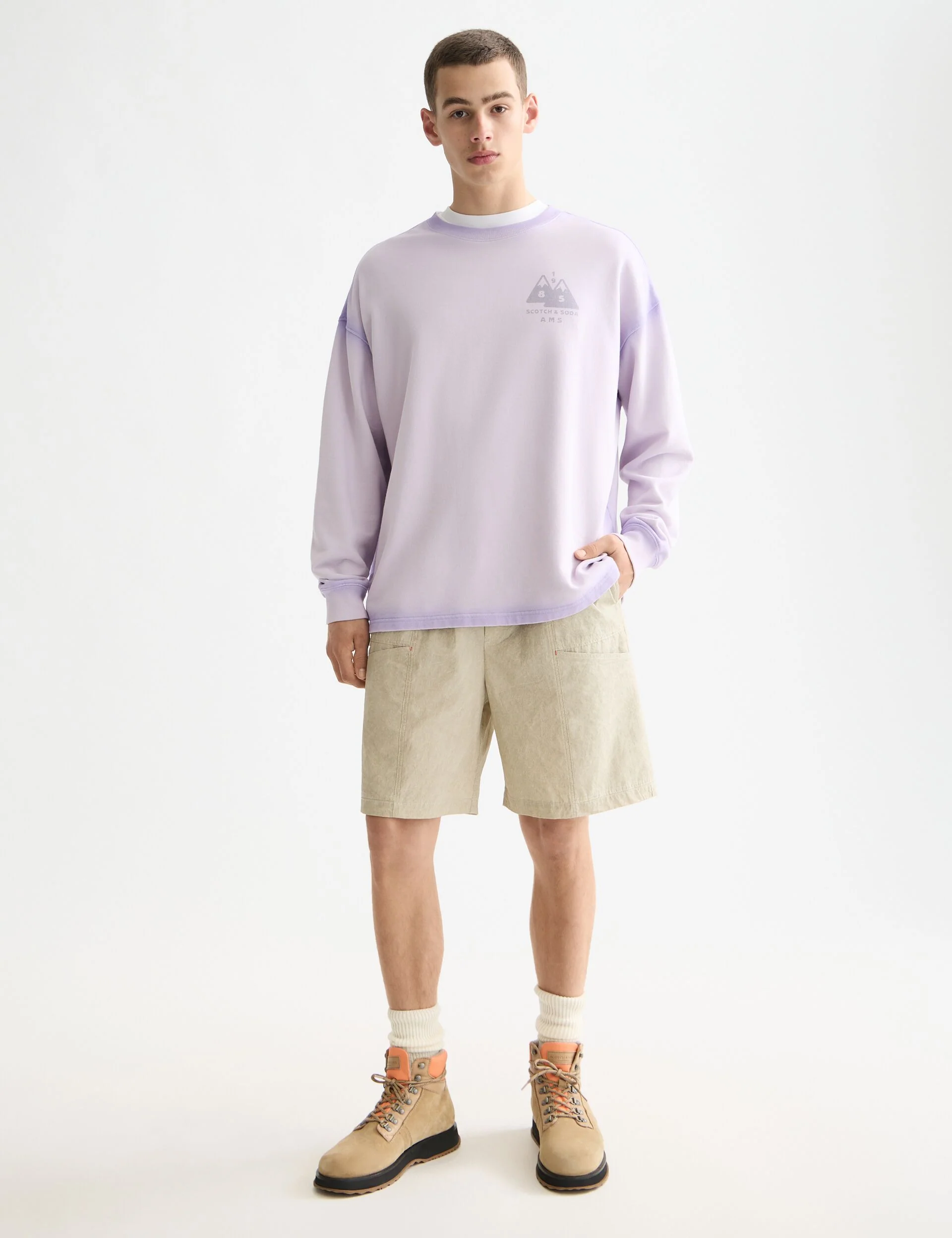 Relaxed fit garment-dyed artwork sweatshirt