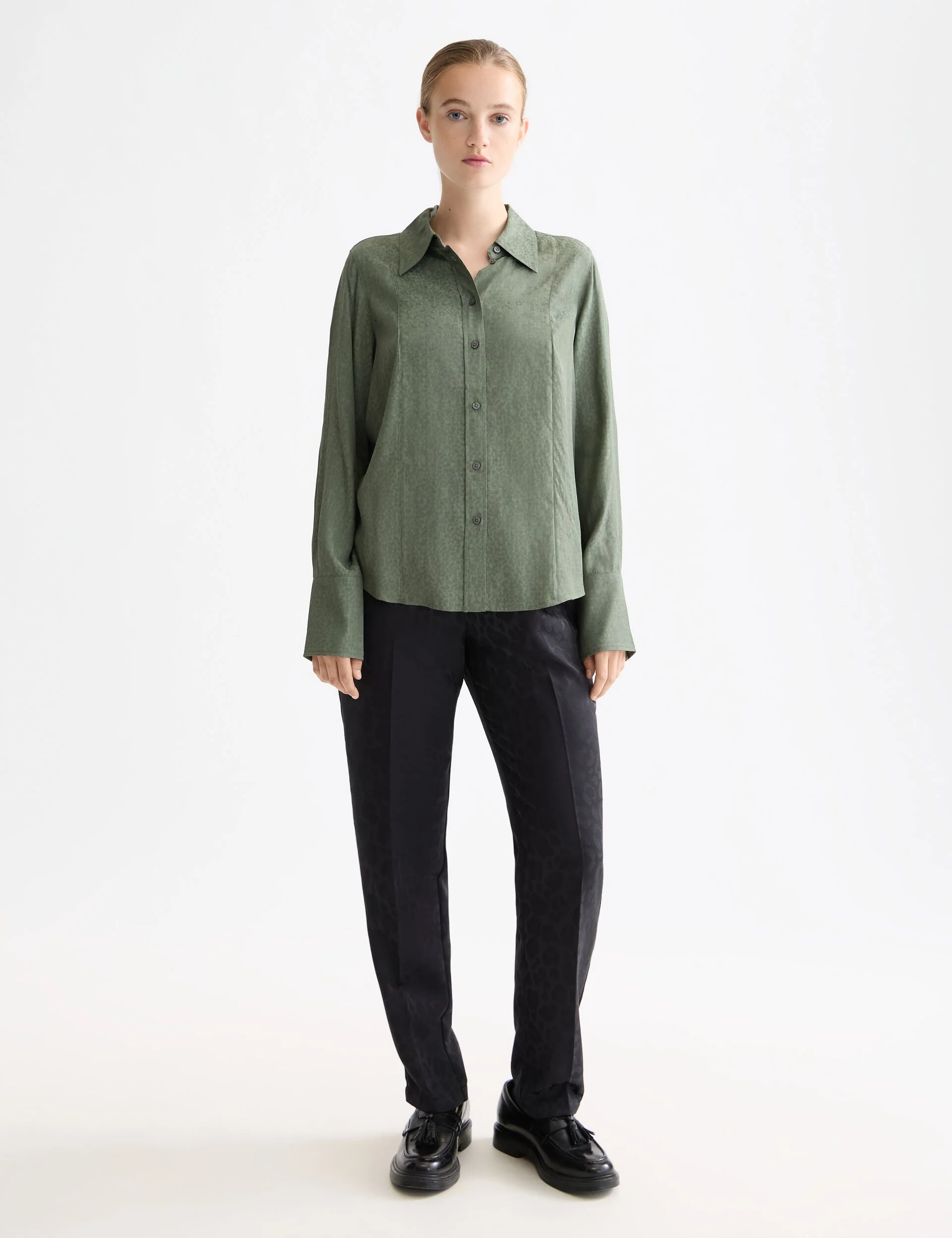 Maia - mid rise tapered leg jacquard pant