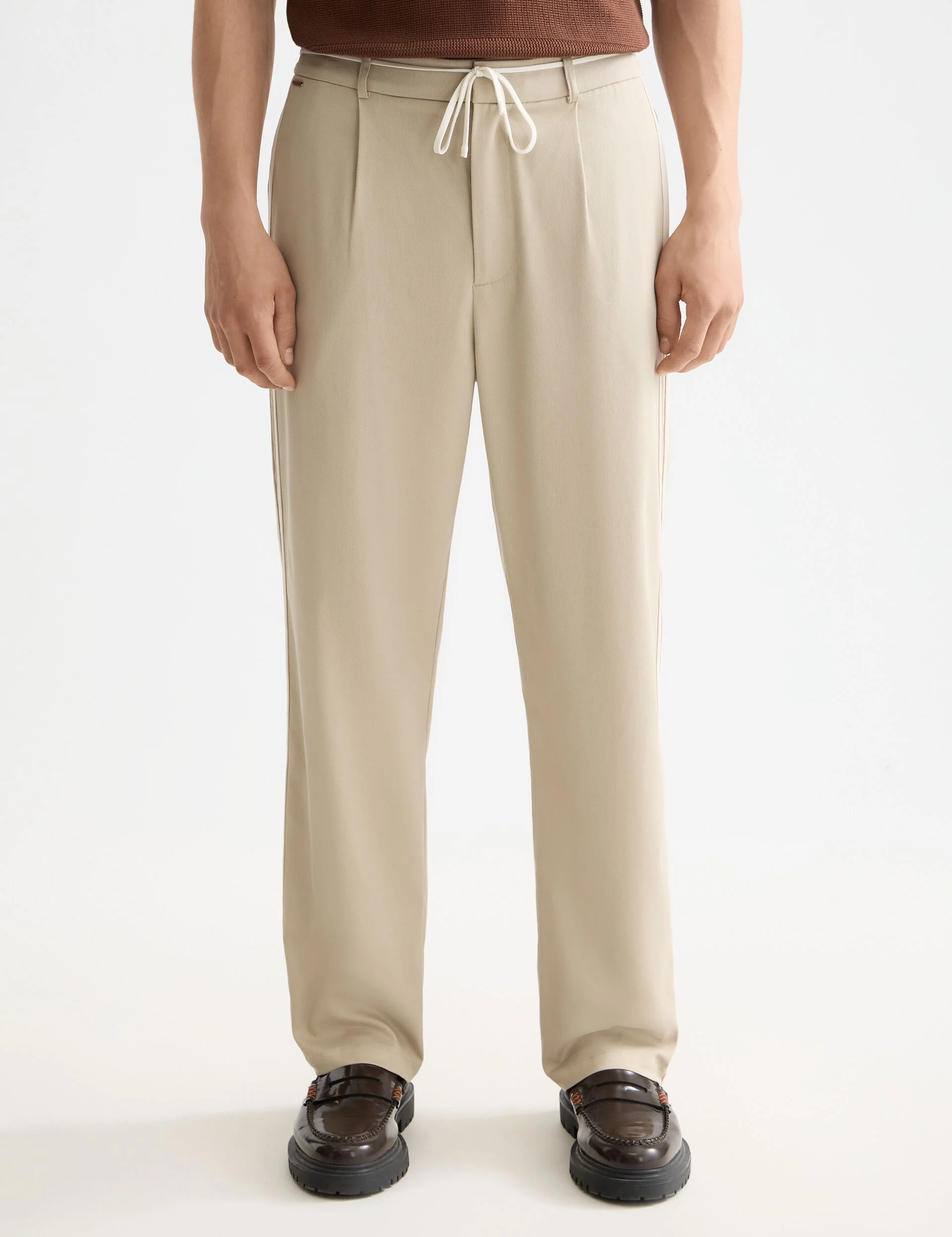 Tape-trimmed twill jersey pleated relaxed straight jogger