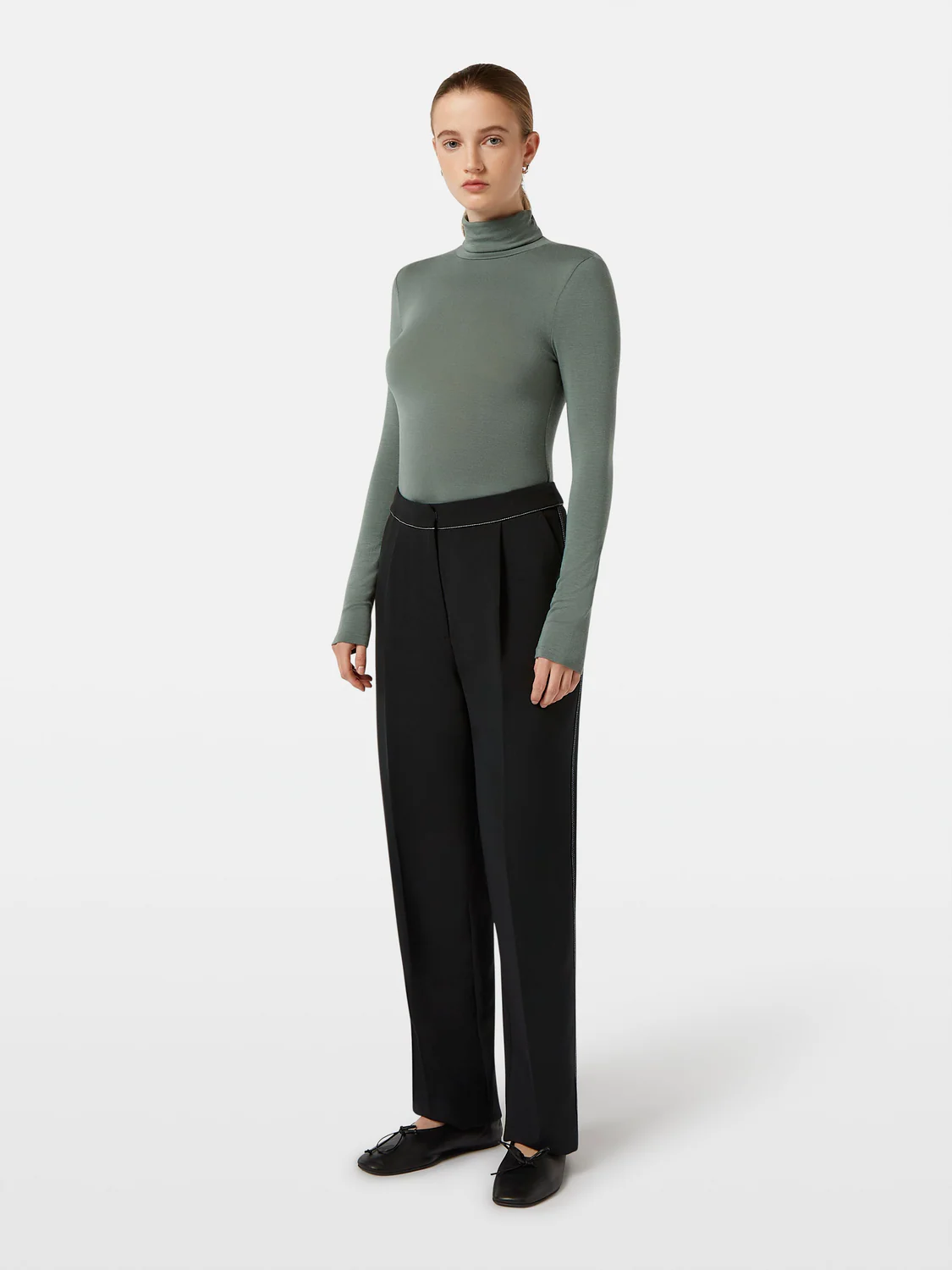 Robyn Relaxed Tapered Leg Pant