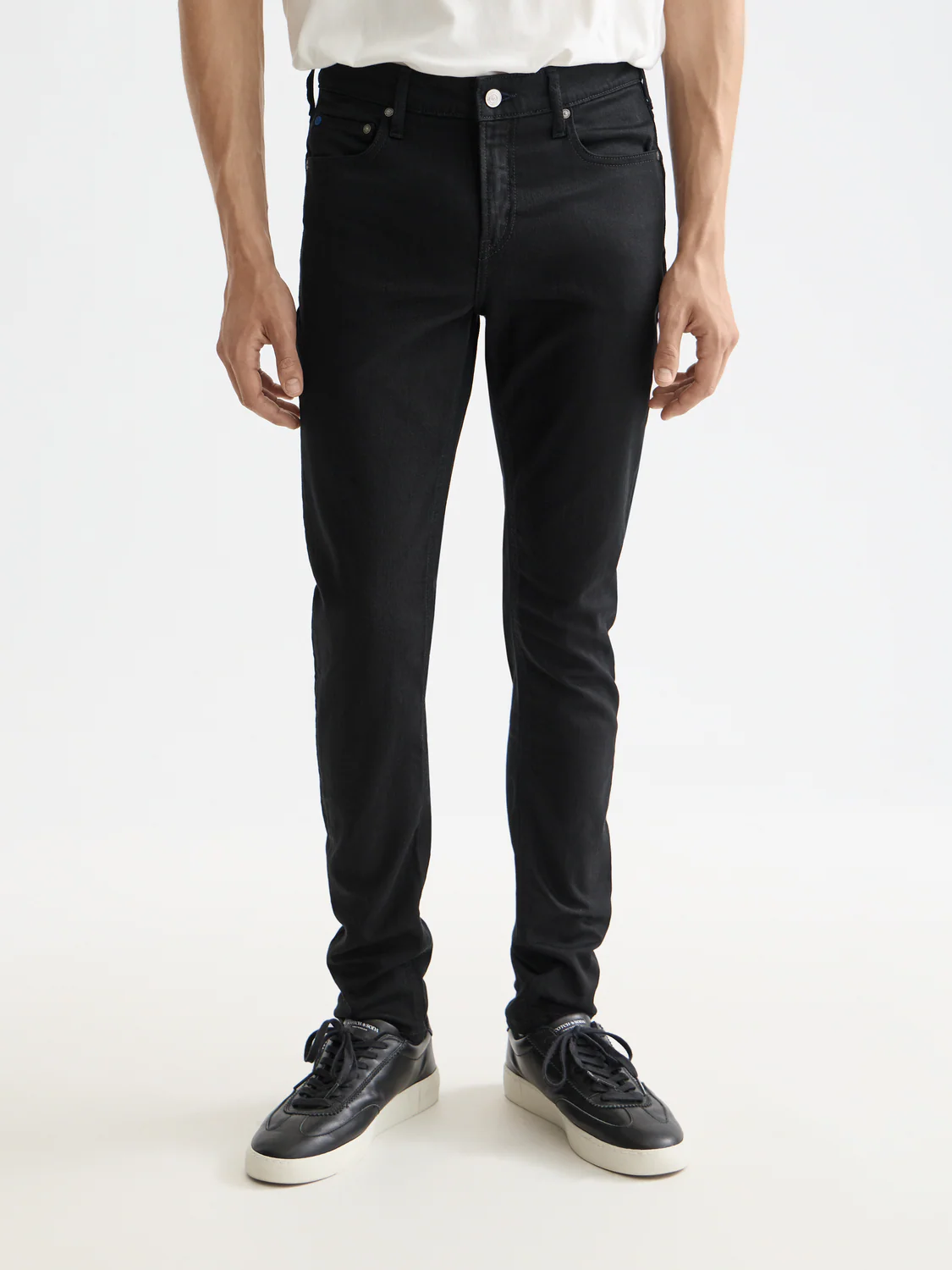 Essentials — Skim Skinny Jeans | Stay Black