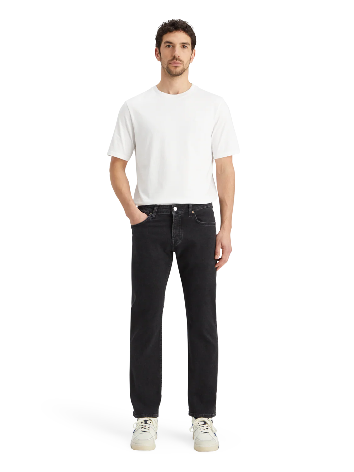 Essentials — The Zee Straight Jeans | City Black