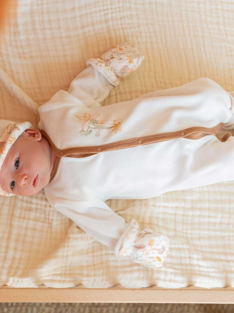 Trousseau naissance bébé Trois Kilos Sept   Blanc