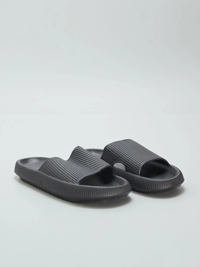 Sandales en plastique moulé noir
