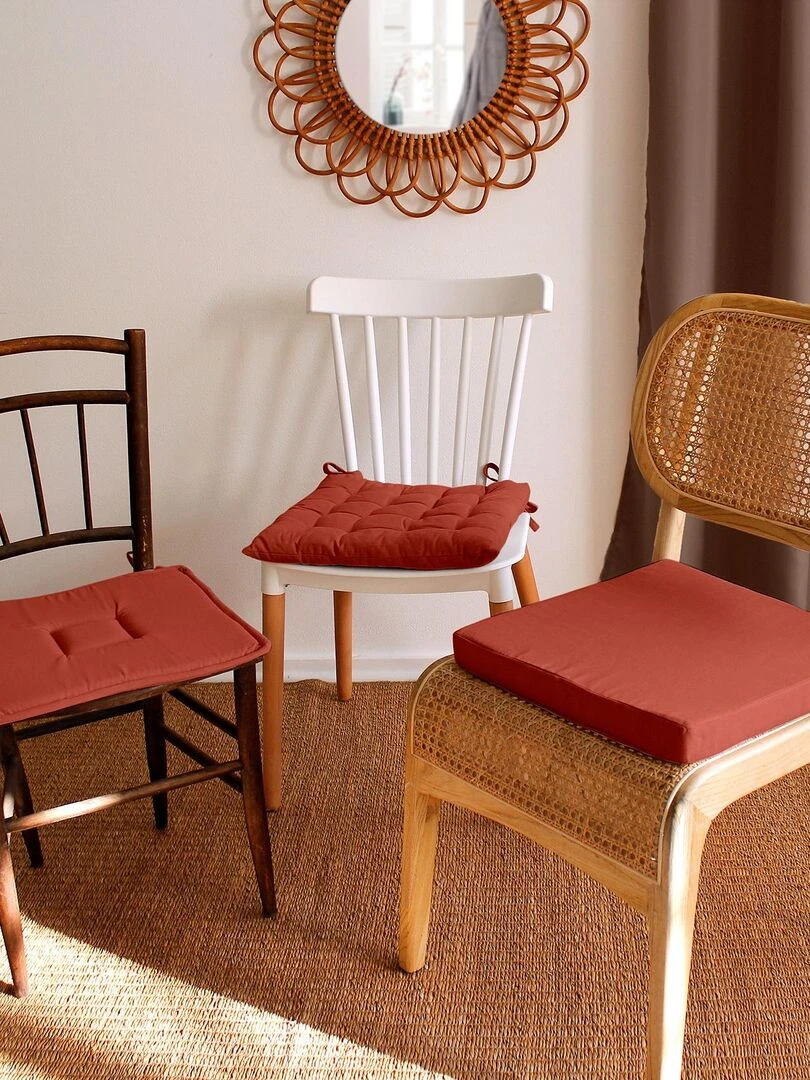 Galette de chaise piquée 16 points en coton et nouettes Rouge brique